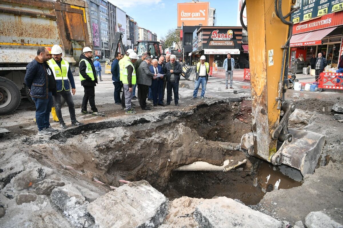 Büyükşehir Belediye Başkanı Büyükkılıç, KASKİ'nin çalışmalarını inceledi