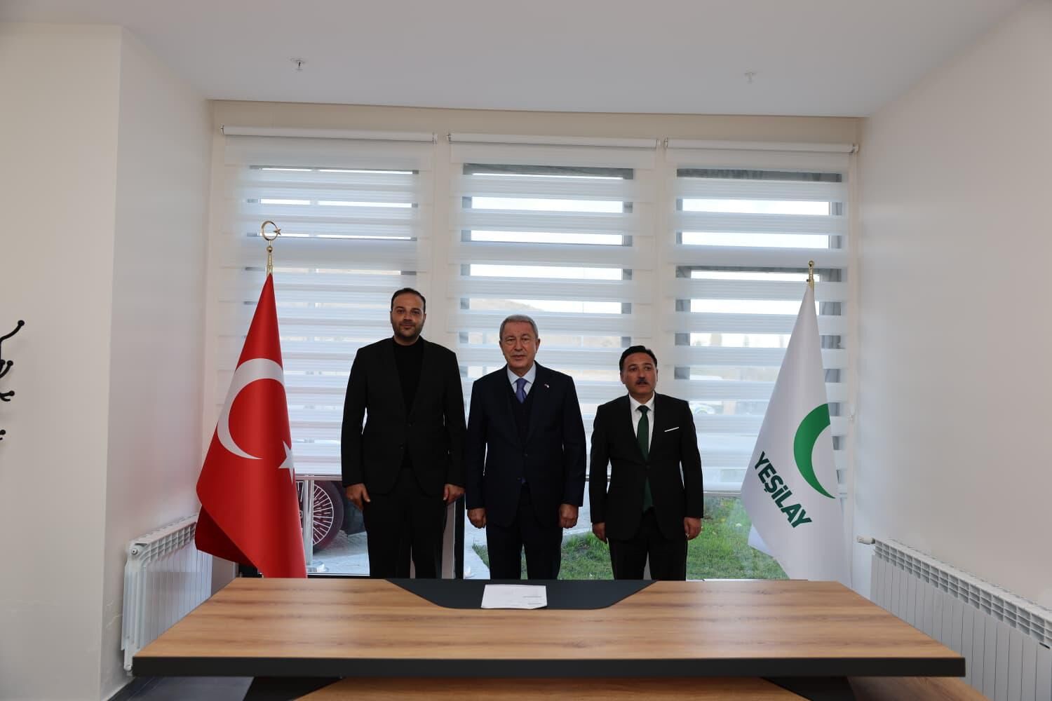 TBMM Milli Savunma Komisyonu Başkanı Akar'dan Yeşilay Rehabilitasyon Merkezi'ne ziyaret