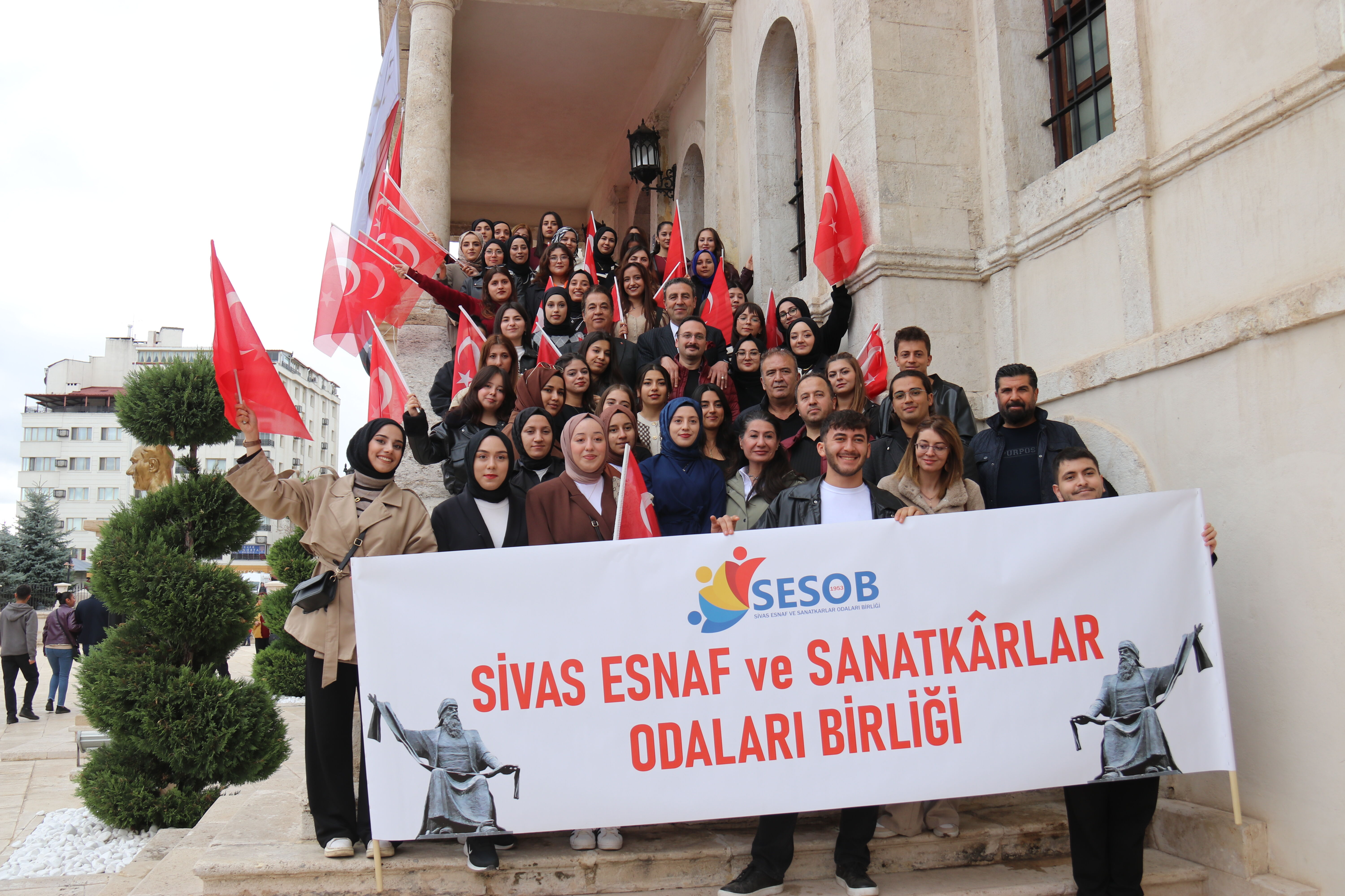 Hafik Kamer Örnek Meslek Yüksekokulu öğrencileri Sivas'ı gezdi