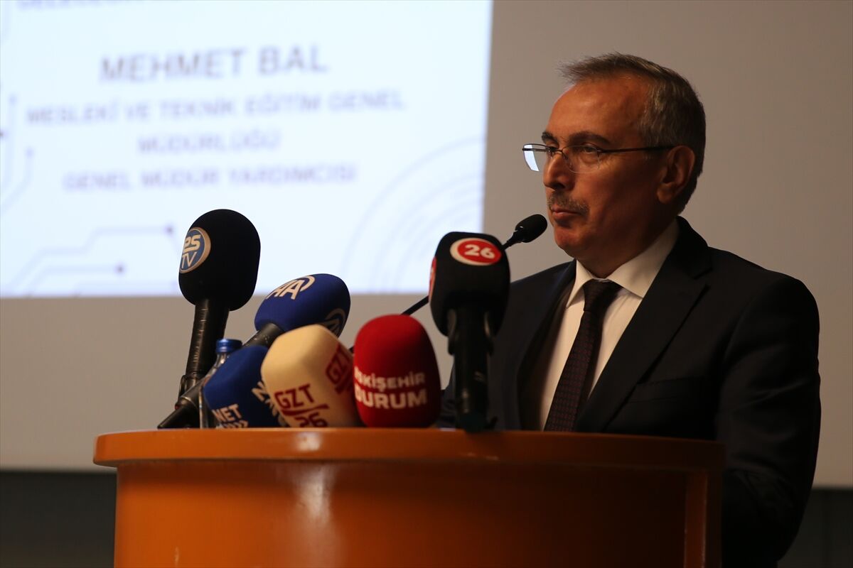 Eskişehir'de 'Geleceğin Mesleki Eğitimi Çalıştayı' yapıldı