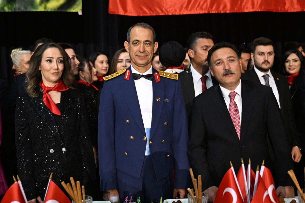 Kayseri'de Cumhuriyet'in 102. yılı dolayısıyla resepsiyon verildi
