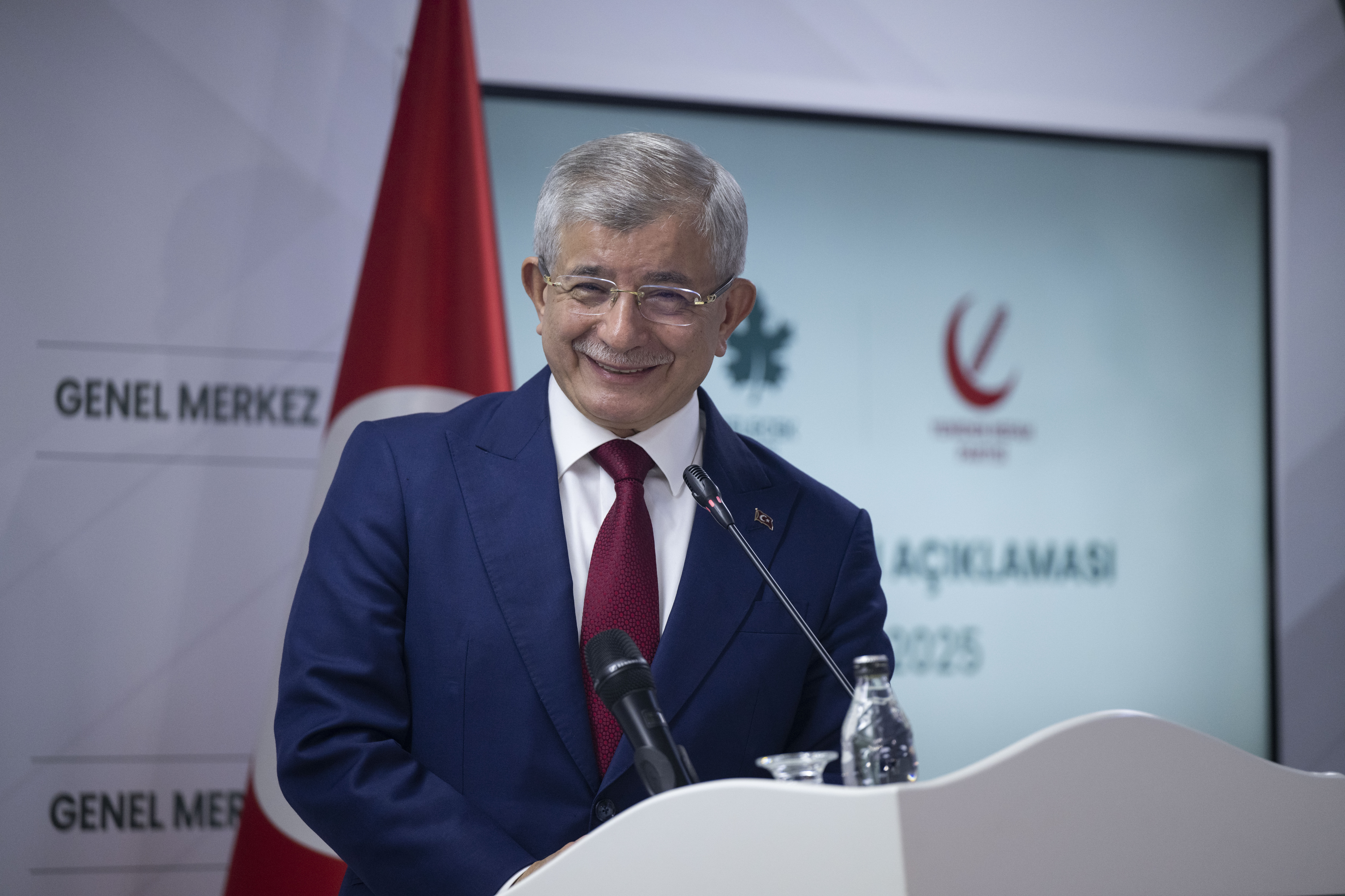 Fatih Erbakan'dan Gelecek Partisi Genel Başkanı Davutoğlu'na ziyaret