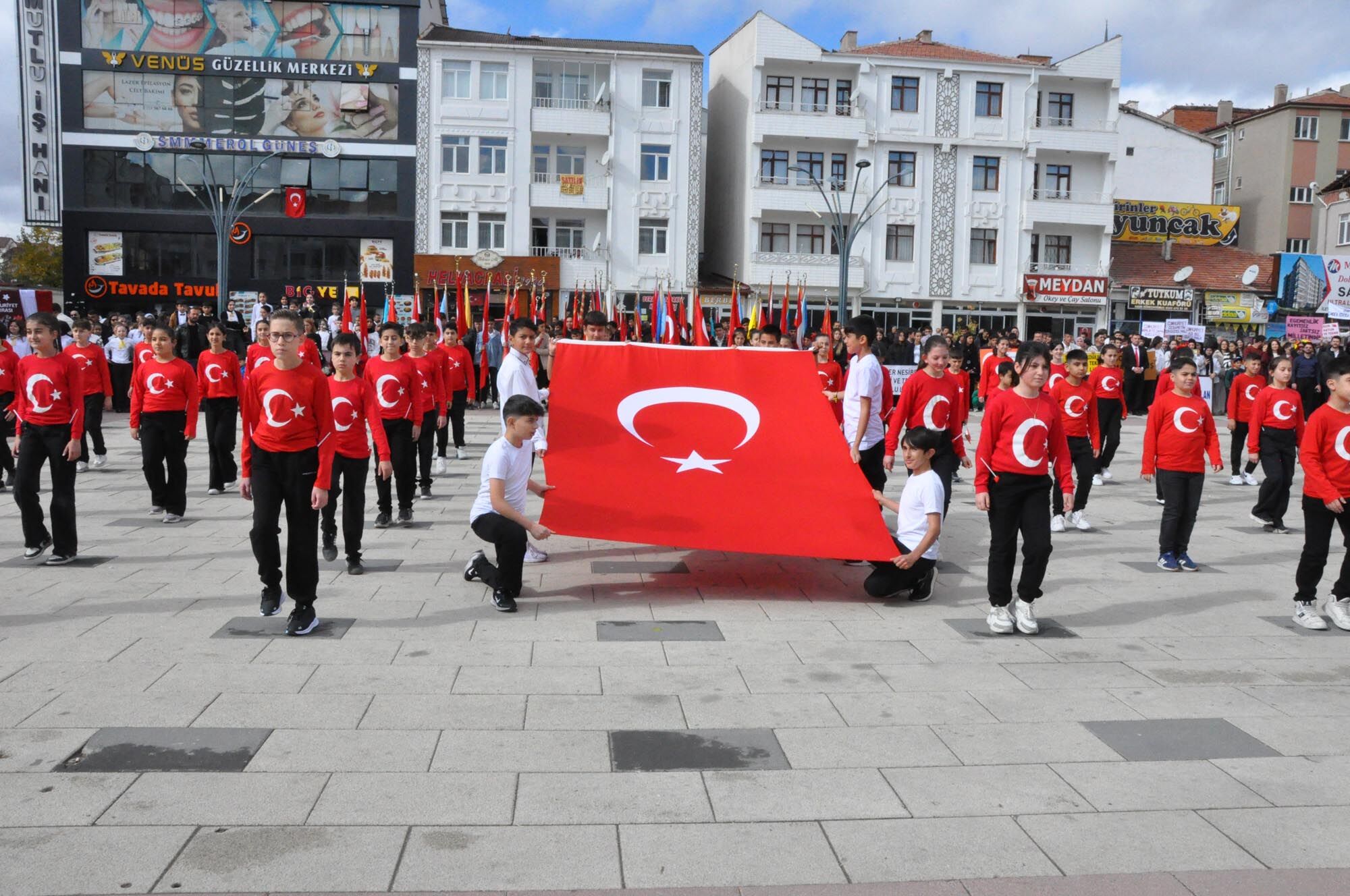 Sorgun'da Cumhuriyet'in 102. yılı kutlandı