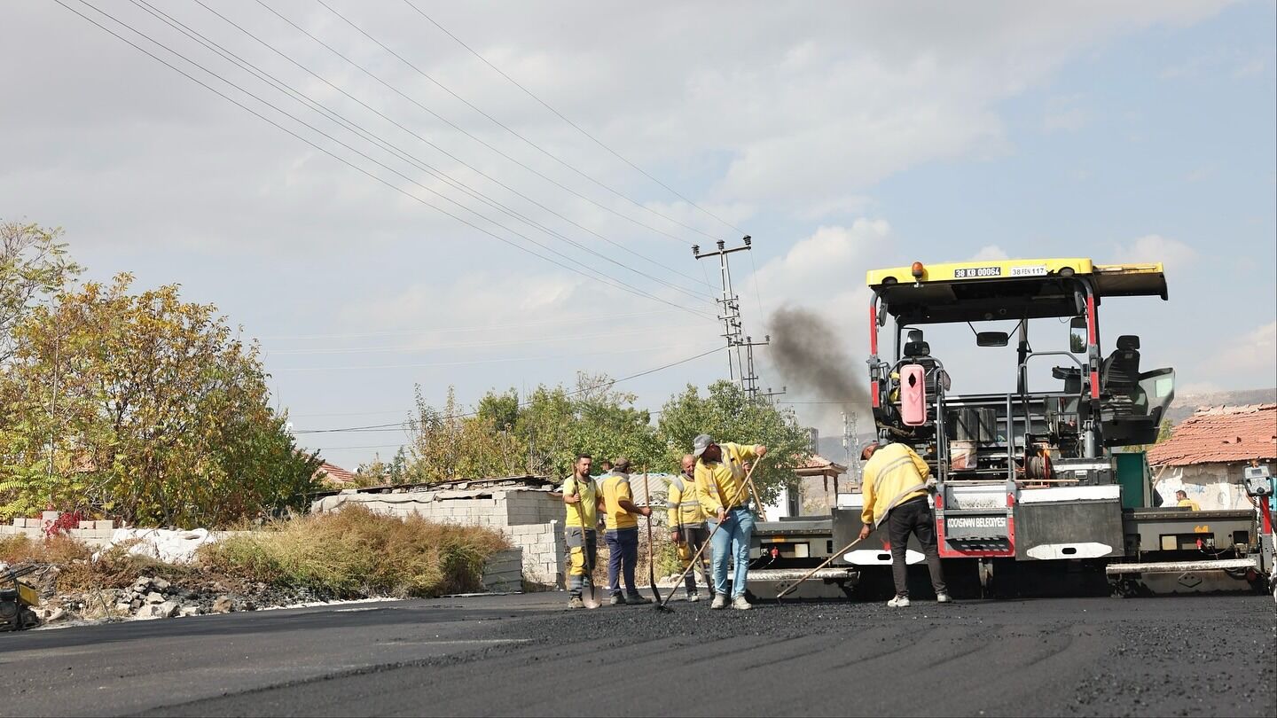 Başkan Çolakbayrakdar, yol yenileme ve asfalt çalışmalarını inceledi