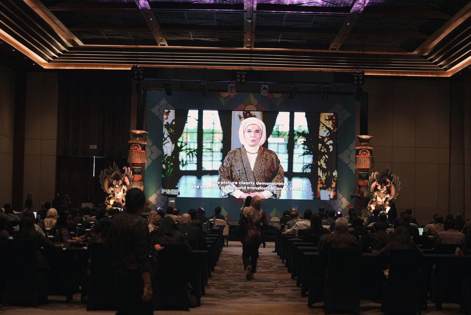 Emine Erdoğan 'Asya Pasifik Sıfır Atık Uluslararası Seminer Programı'na video mesaj gönderdi: