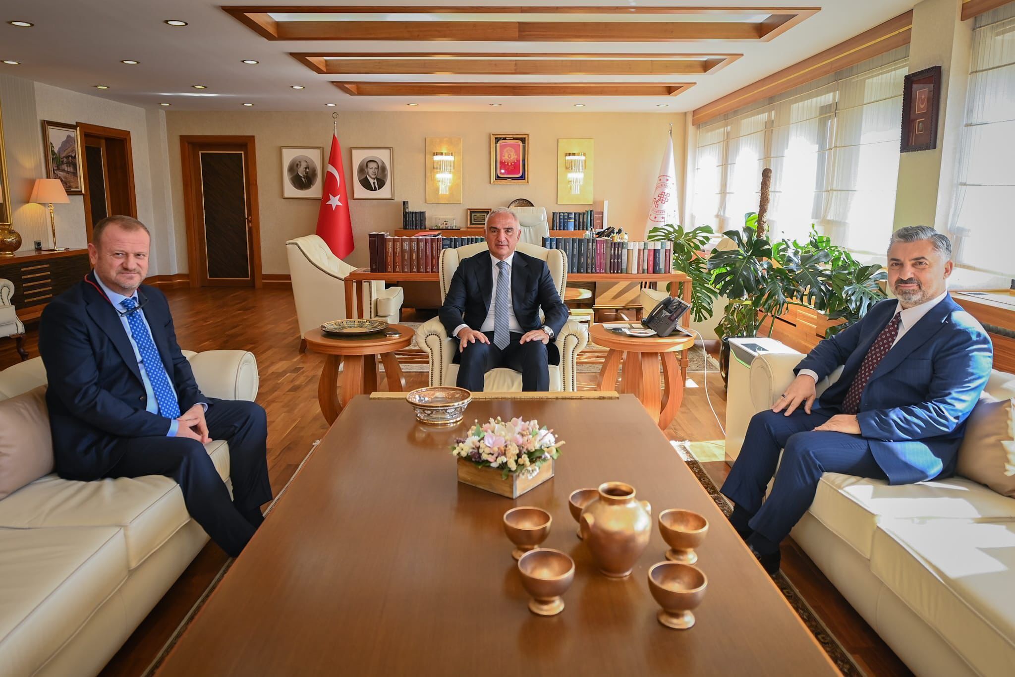 Bakan Ersoy, RTÜK Başkanı Daniş ve Türk Telekom CEO'su Şahin'i kabul etti: