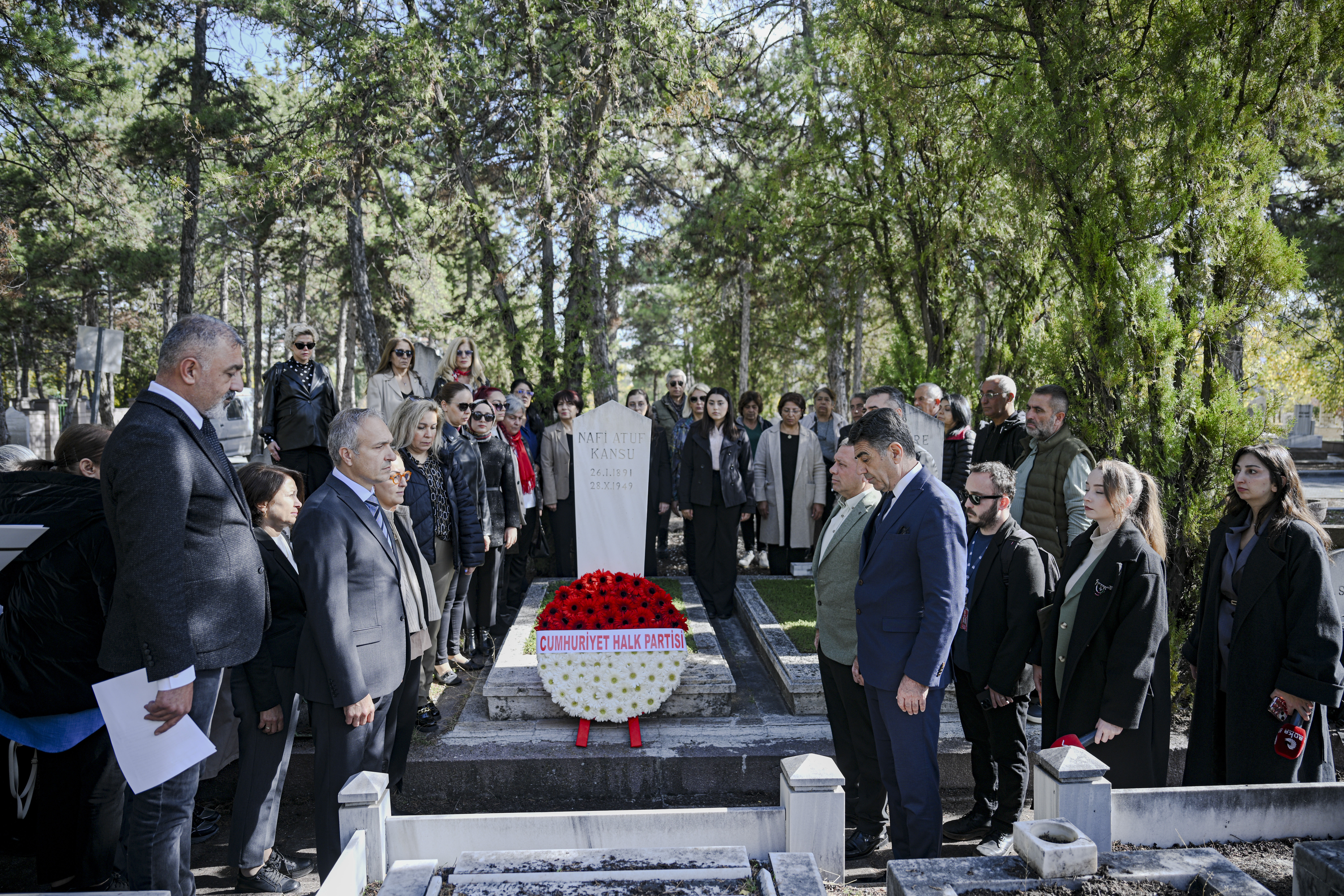 CHP Genel Başkan Yardımcısı Özçağdaş, Nafi Atuf Kansu'yu anma törenine katıldı: