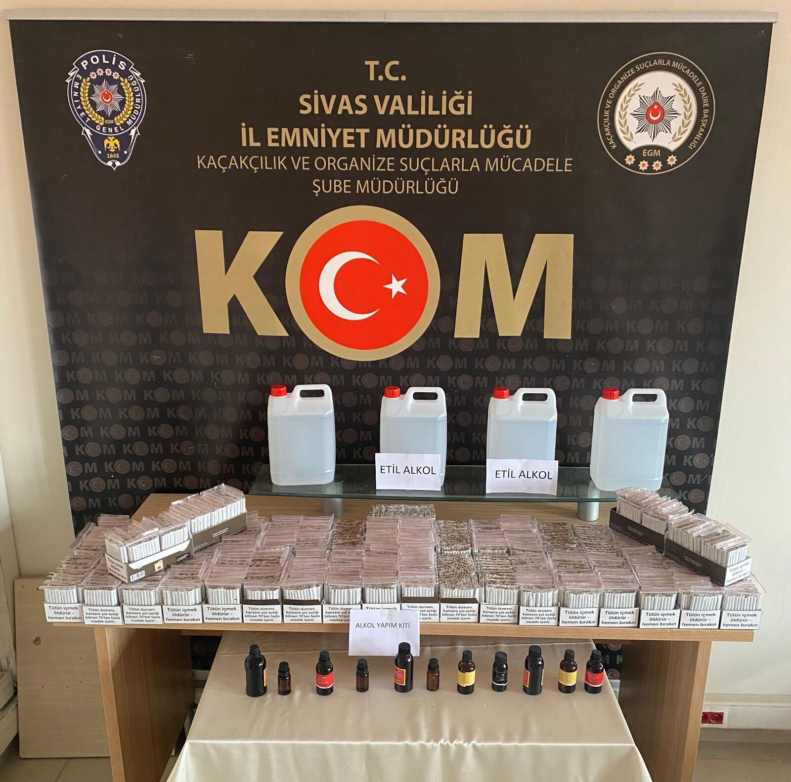 Sivas'ta kaçakçılık operasyonunda 4 şüpheli yakalandı