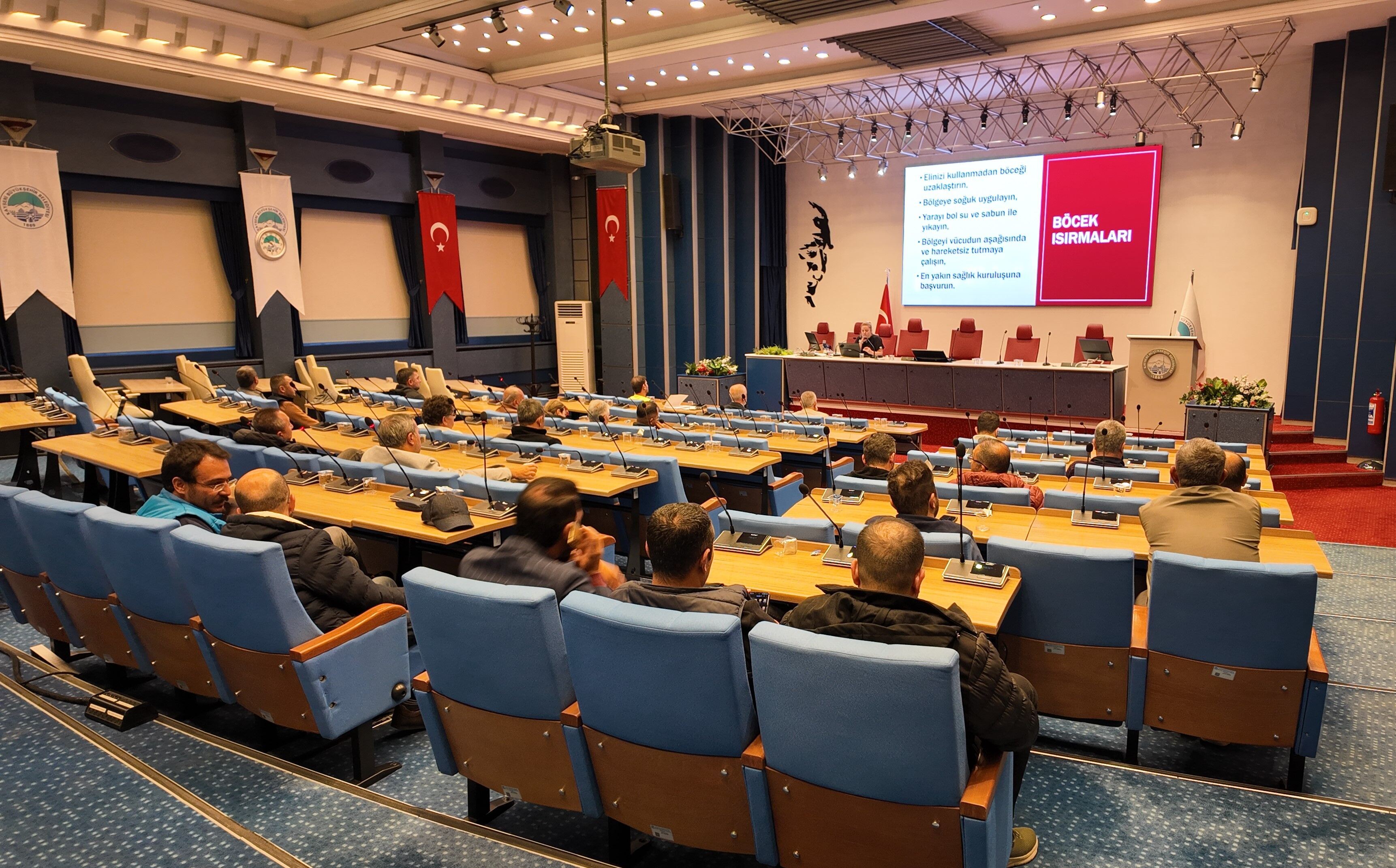 Büyükşehir Belediyesi, 'İş Sağlığı ve Güvenliği Semineri' düzenledi