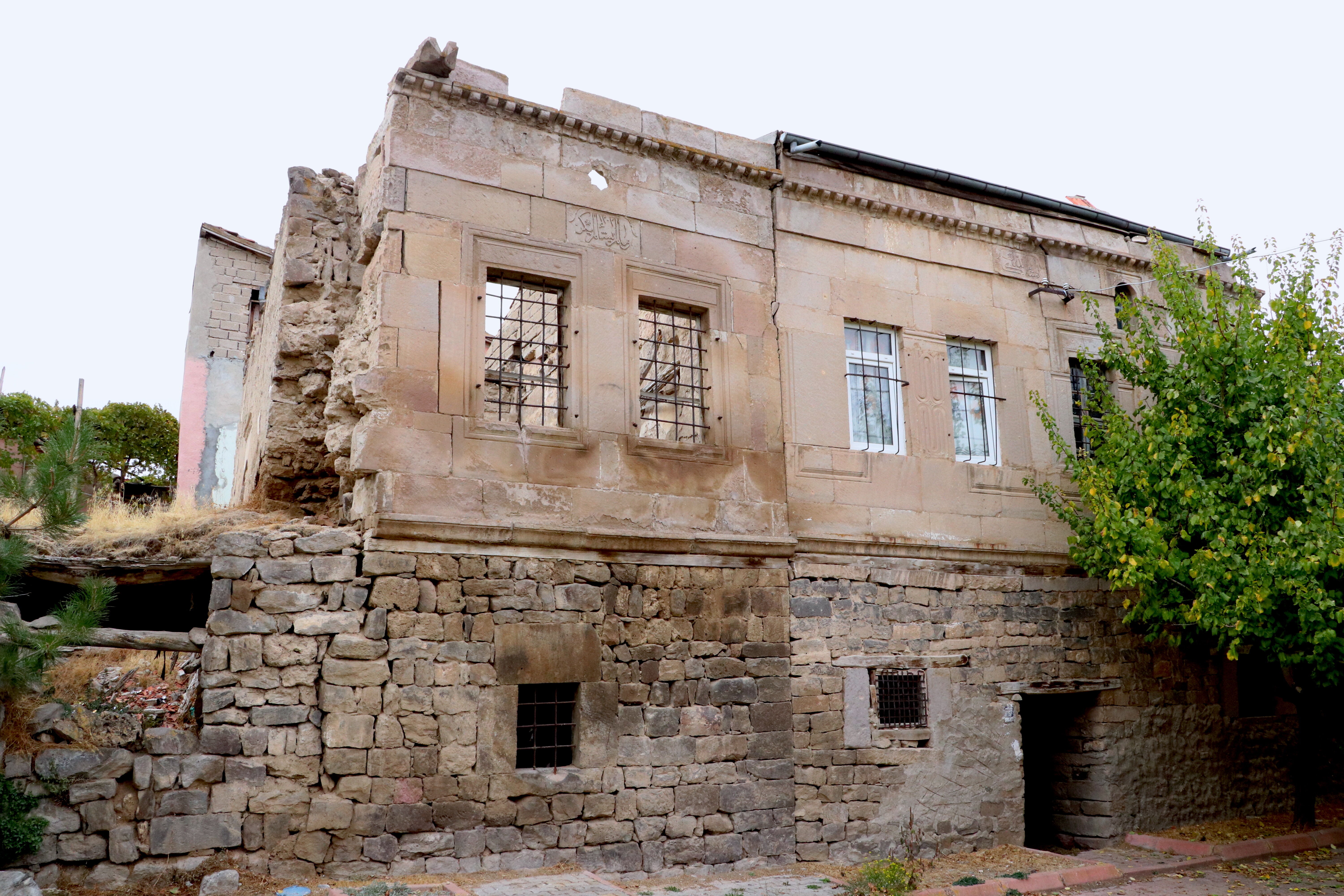 Bünyan halısı 239 yıllık tarihi konakta geleceğe taşınacak