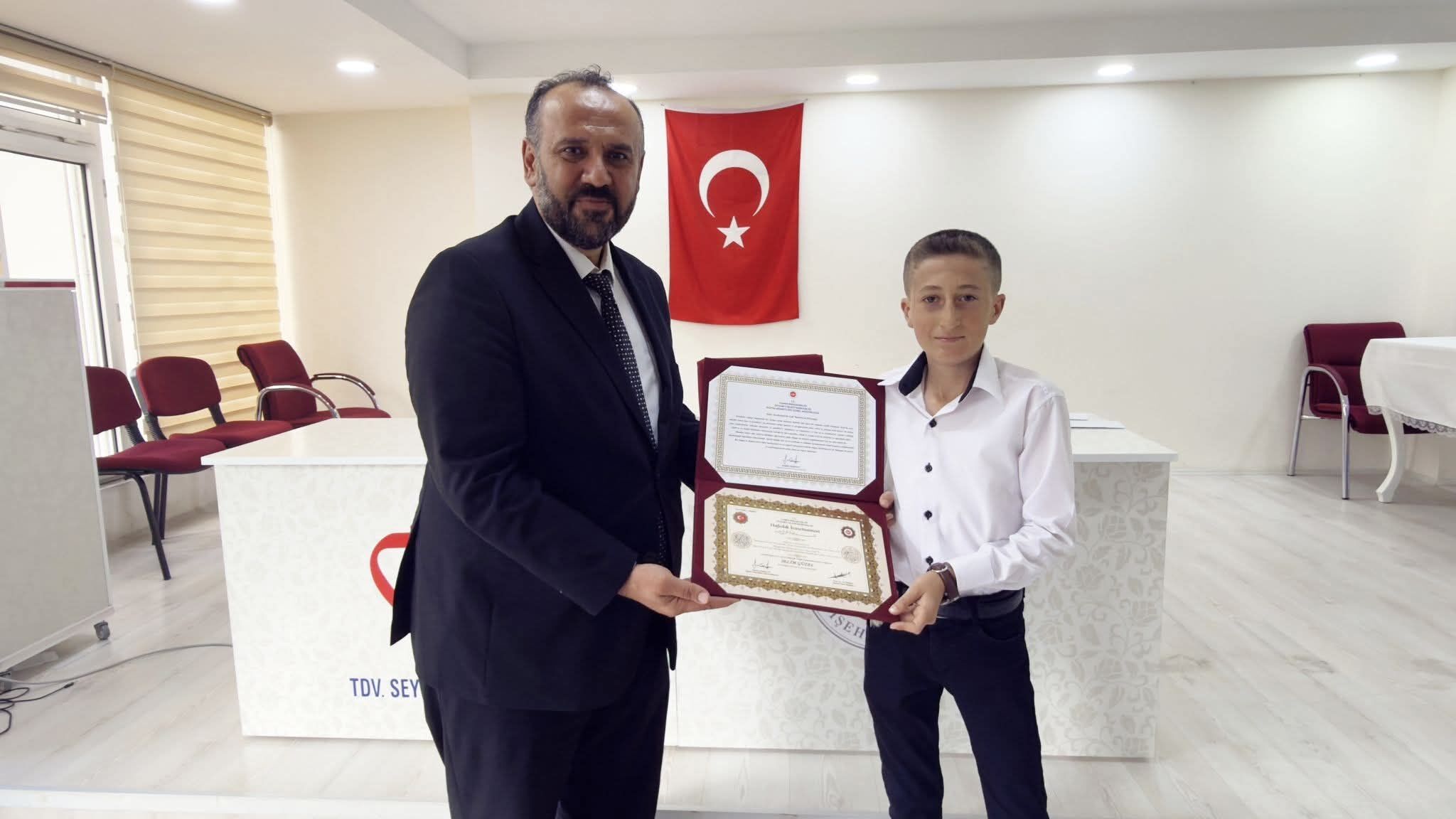 Seydişehir'de hafızlık eğitimi tamamlayanlara belgeleri verildi