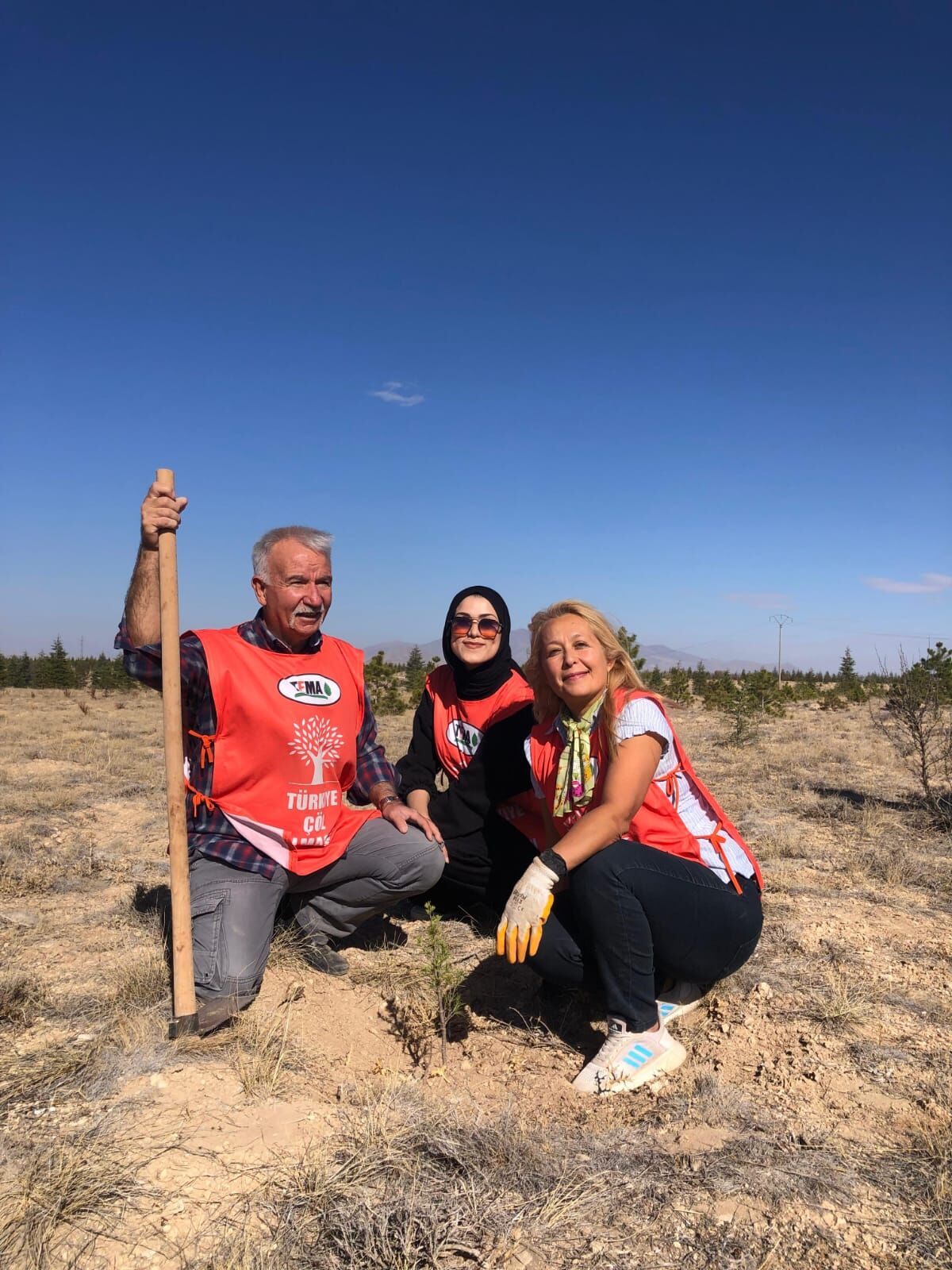 Karaman'da öğrenciler fidan dikti