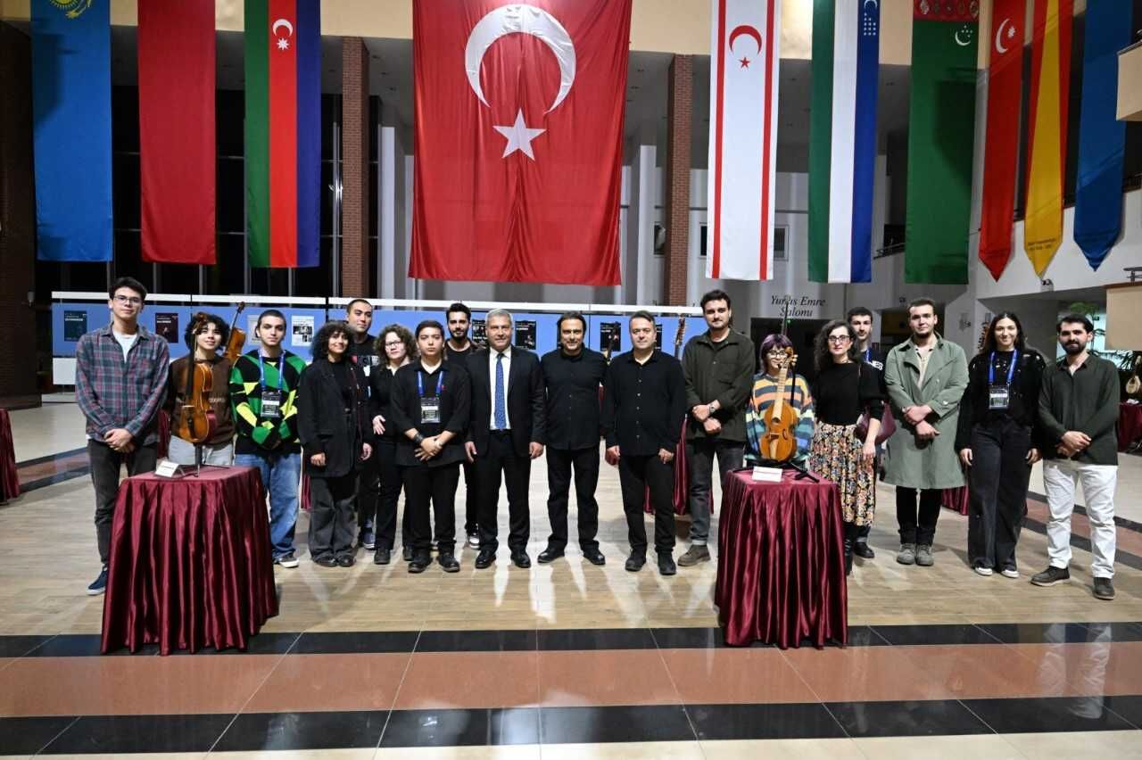 Anadolu Üniversitesi Çalgı Yapımı ve Onarımı Bölümü öğrencilerinden sergi