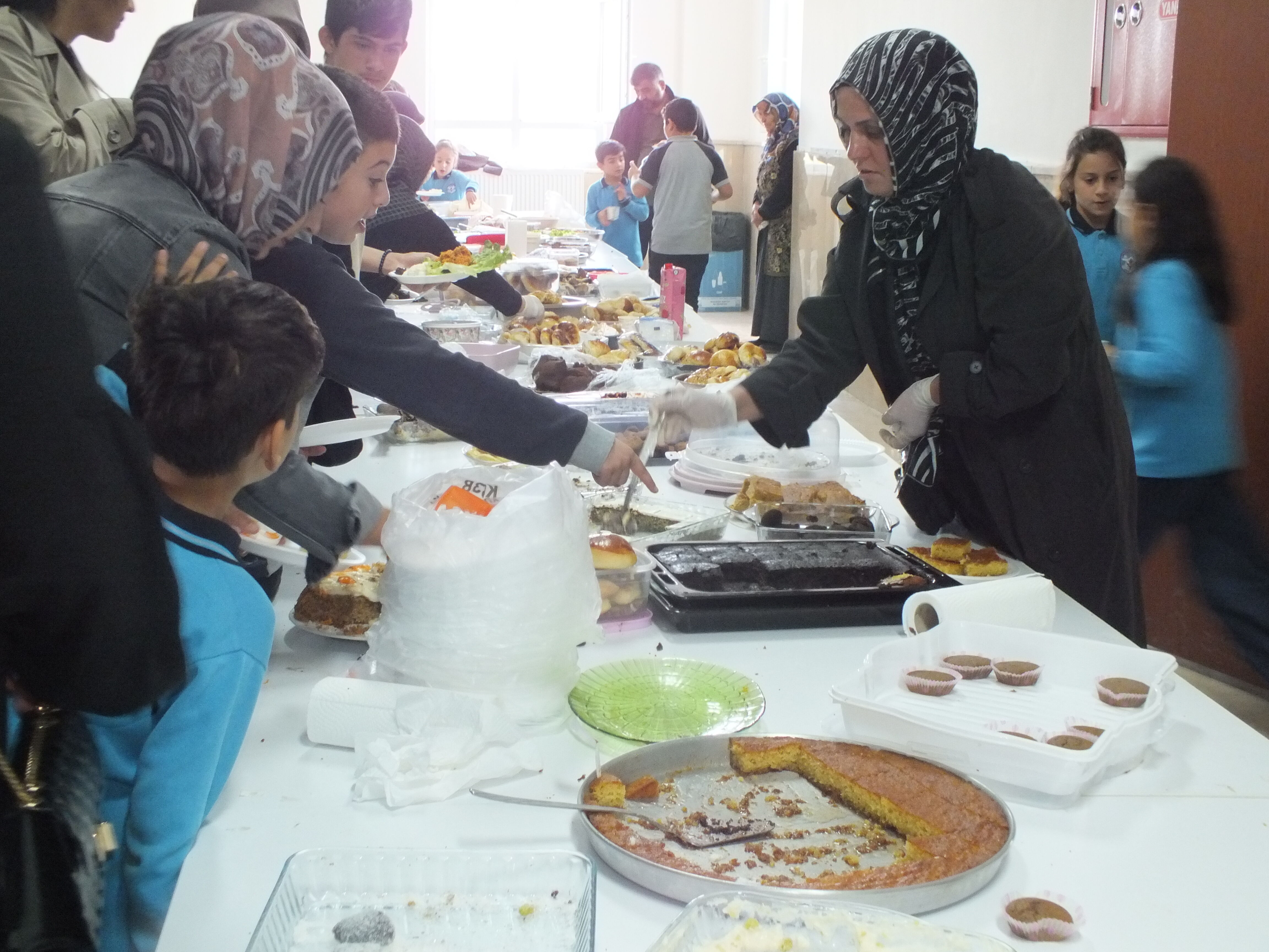 Ulaş'ta öğrenciler Gazze'ye destek kermesi düzenledi