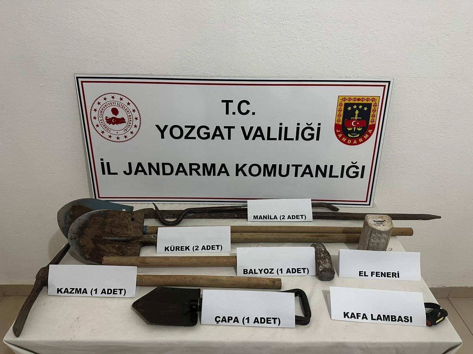 Yozgat'ta izinsiz kazı yapan 2 şüpheli suçüstü yakalandı