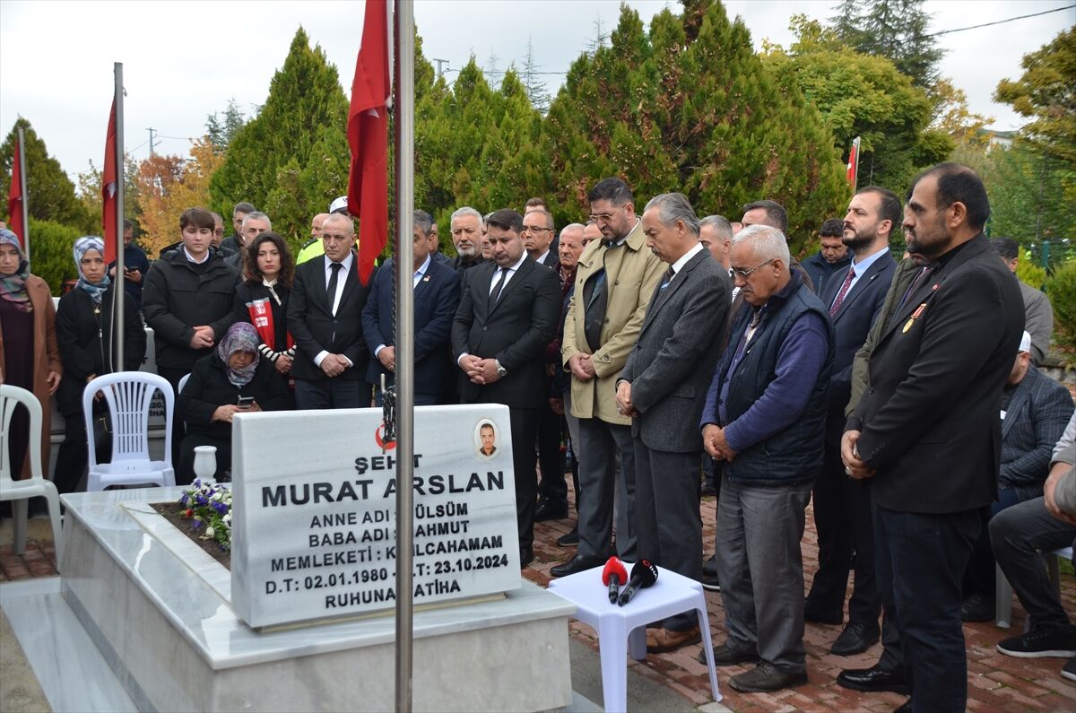 TUSAŞ saldırısında şehit olan taksi şoförü Murat Arslan mezarı başında anıldı