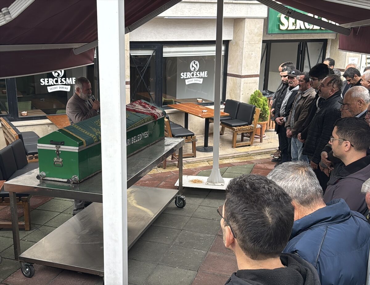 Eskişehir'deki trafik kazasında ölen 13 yaşındaki kızın cenazesi defnedildi