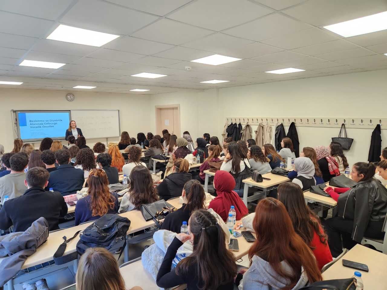 Eskişehir'de 'Beslenme ve Diyetetik Alanında Geleceğe Yönelik Öneriler' etkinliği gerçekleştirildi