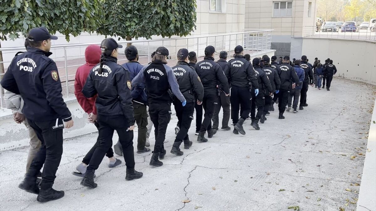 'Narkokapan Konya' operasyonunda yakalanan 424 zanlı tutuklandı
