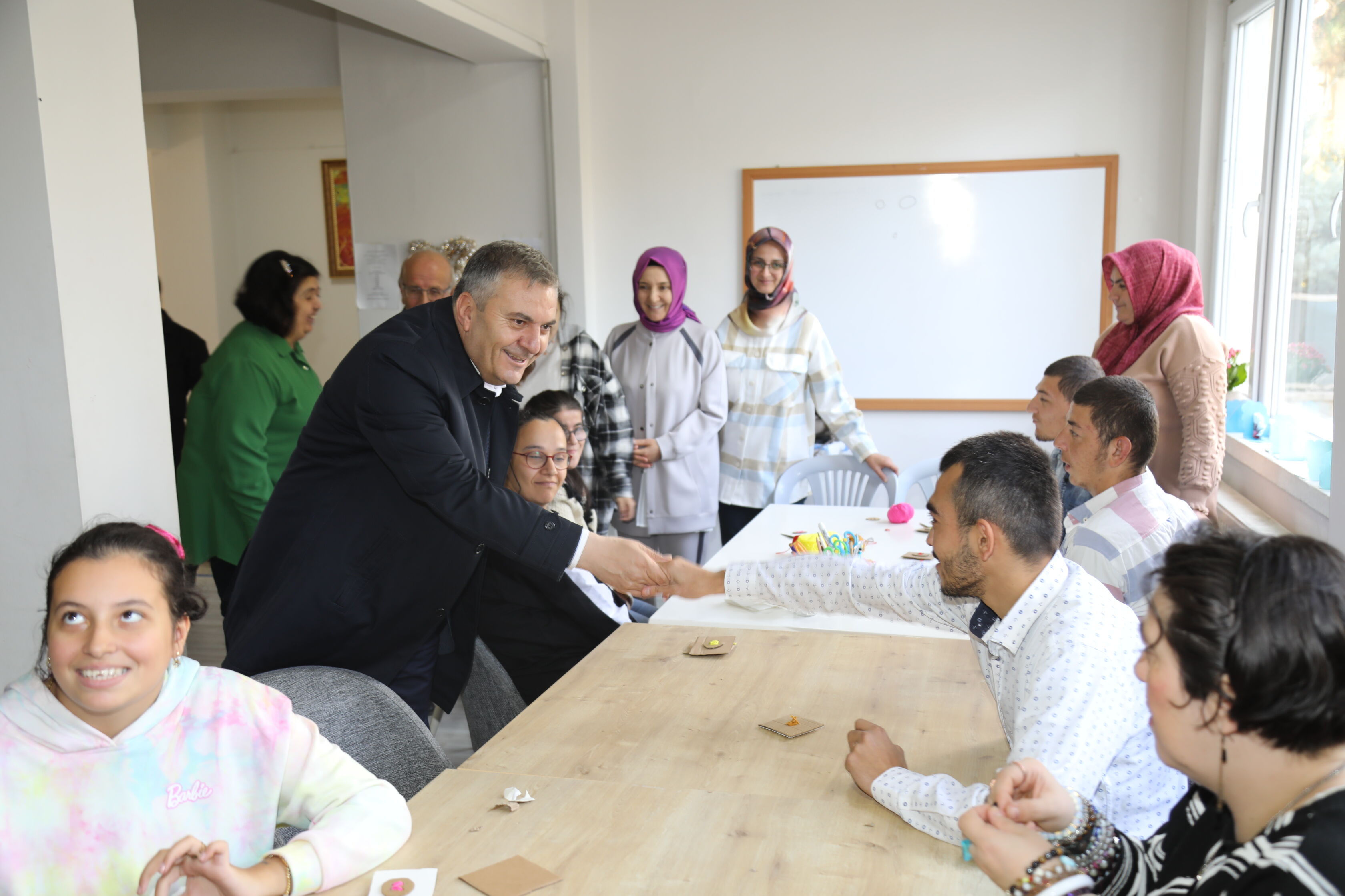 Çubuk'ta özel bireylere yönelik el sanatları kursu açıldı