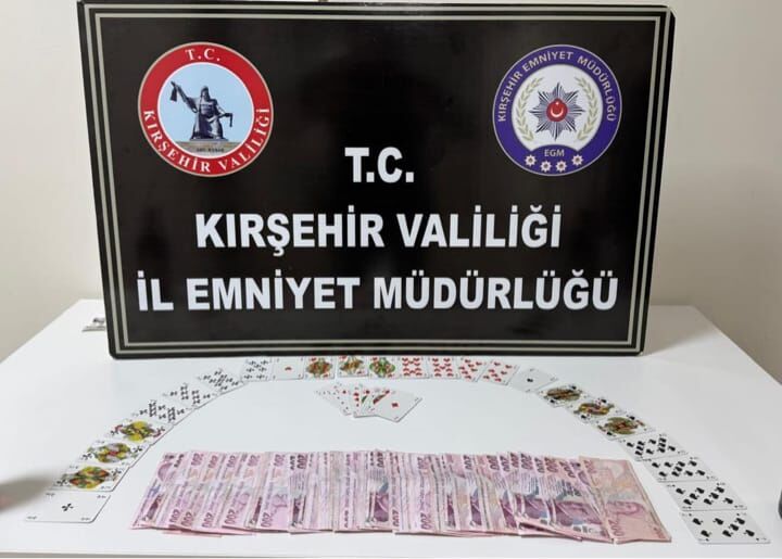 Kırşehir'de kumar oynayan 4 kişiye 36 bin 998 lira ceza kesildi