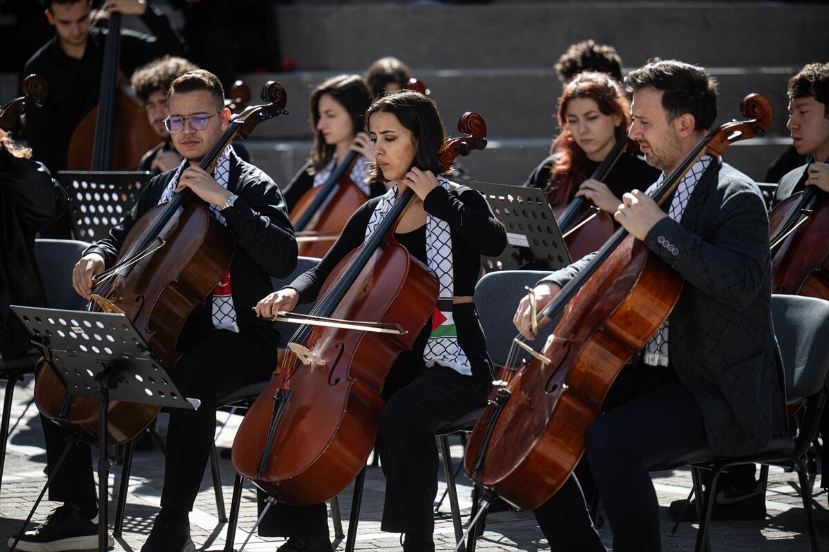 Ankara Müzik ve Güzel Sanatlar Üniversitesi akademik yıla 'İlk Ders Gazze' ile başladı