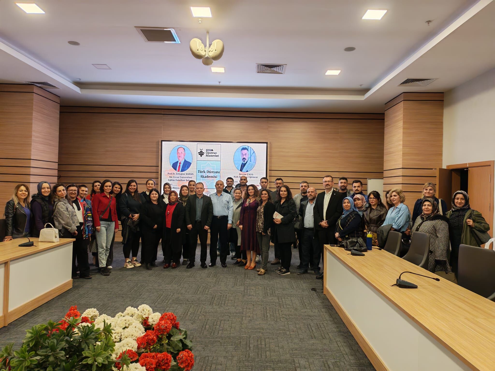 Kırşehir'de Türk dünyasıındaki ortak değerler konuşuldu