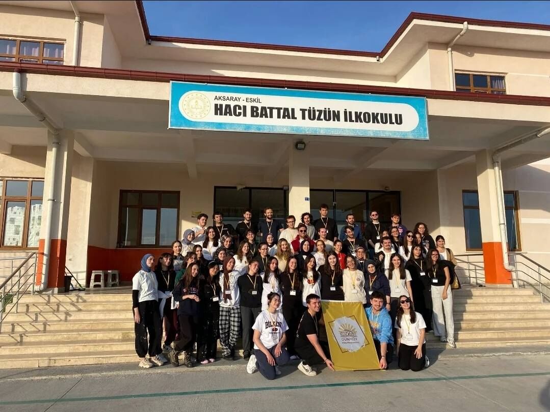 Bilkent Üniversitesi öğrencileri, Eskil ilçesinde kütüphane kurdu