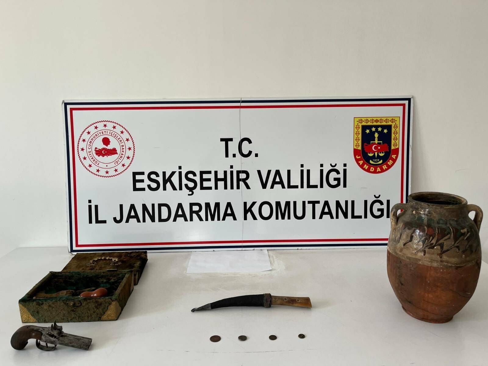 Eskişehir'de tarihi eser niteliğinde 7 obje ele geçirildi