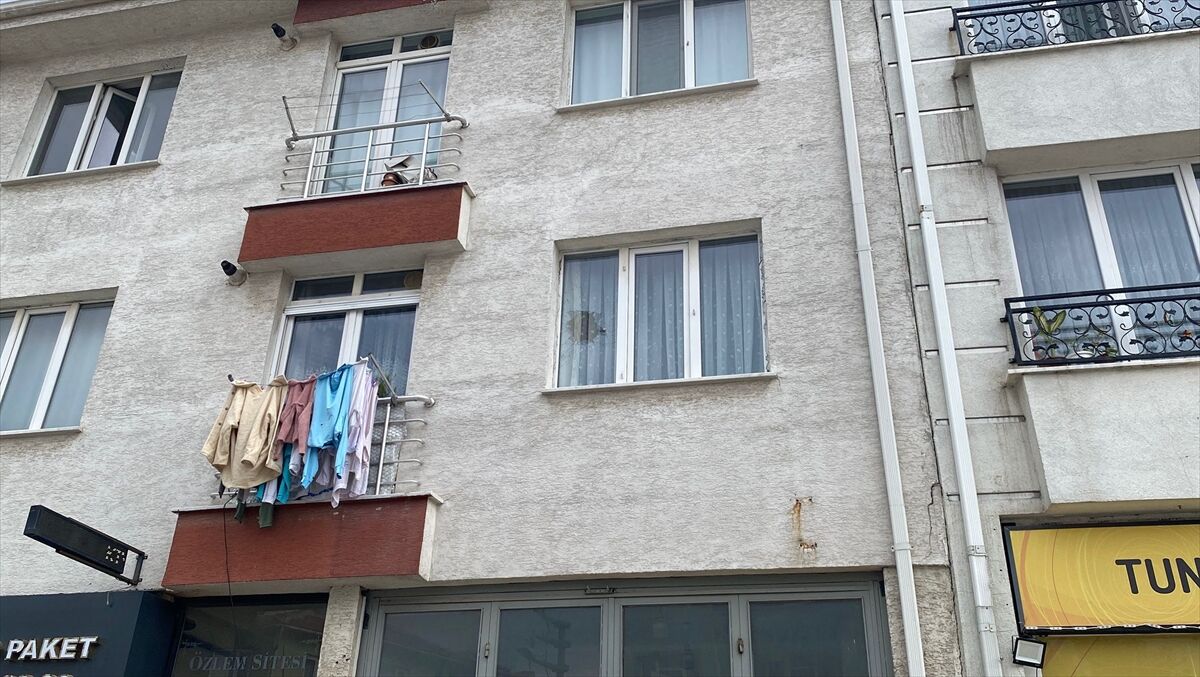 Eskişehir'de eşinin evine tüfekle ateş eden şüpheli tutuklandı