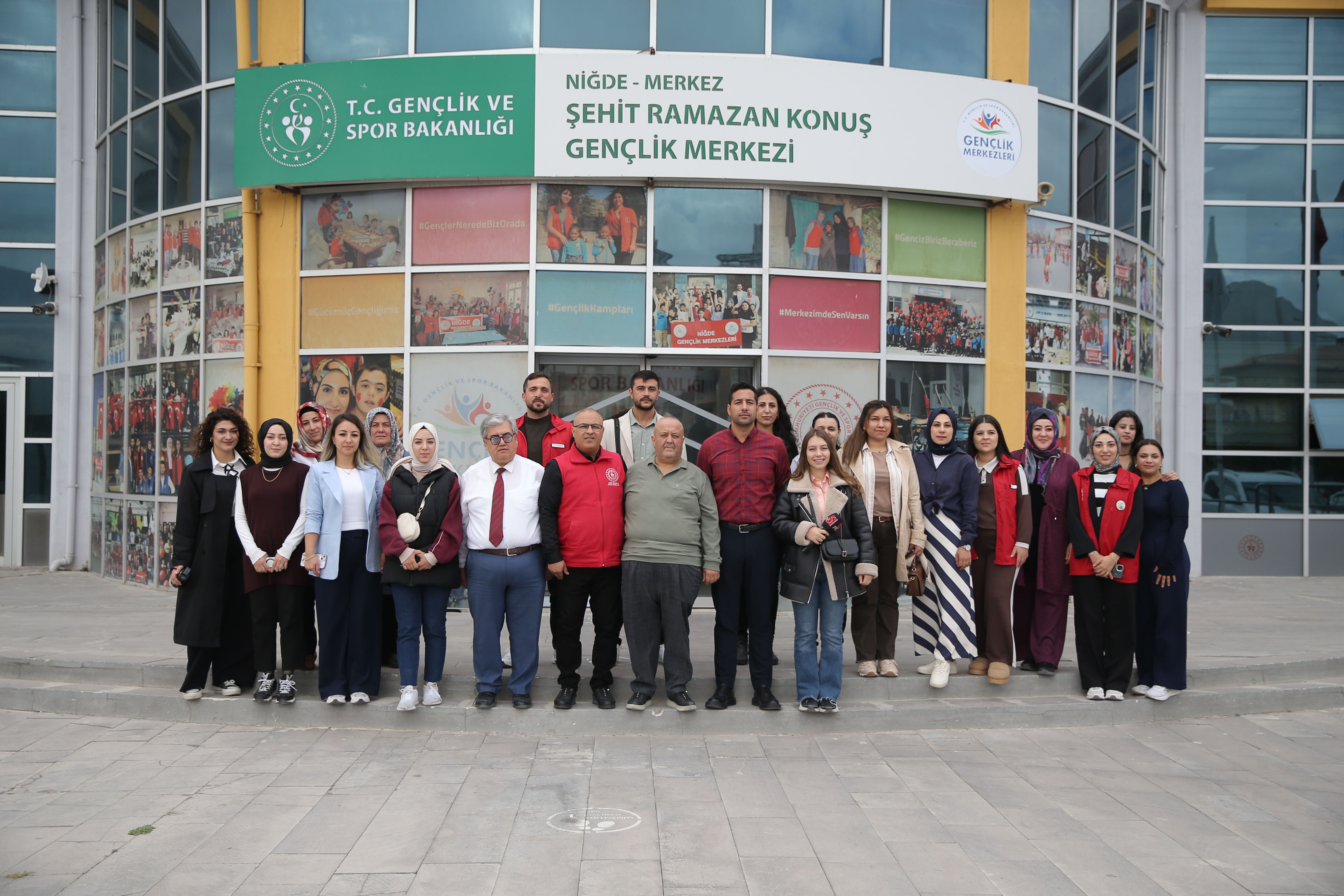 Niğde'de gazetecilere kentteki gençlik faaliyetleri hakkında bilgi verildi