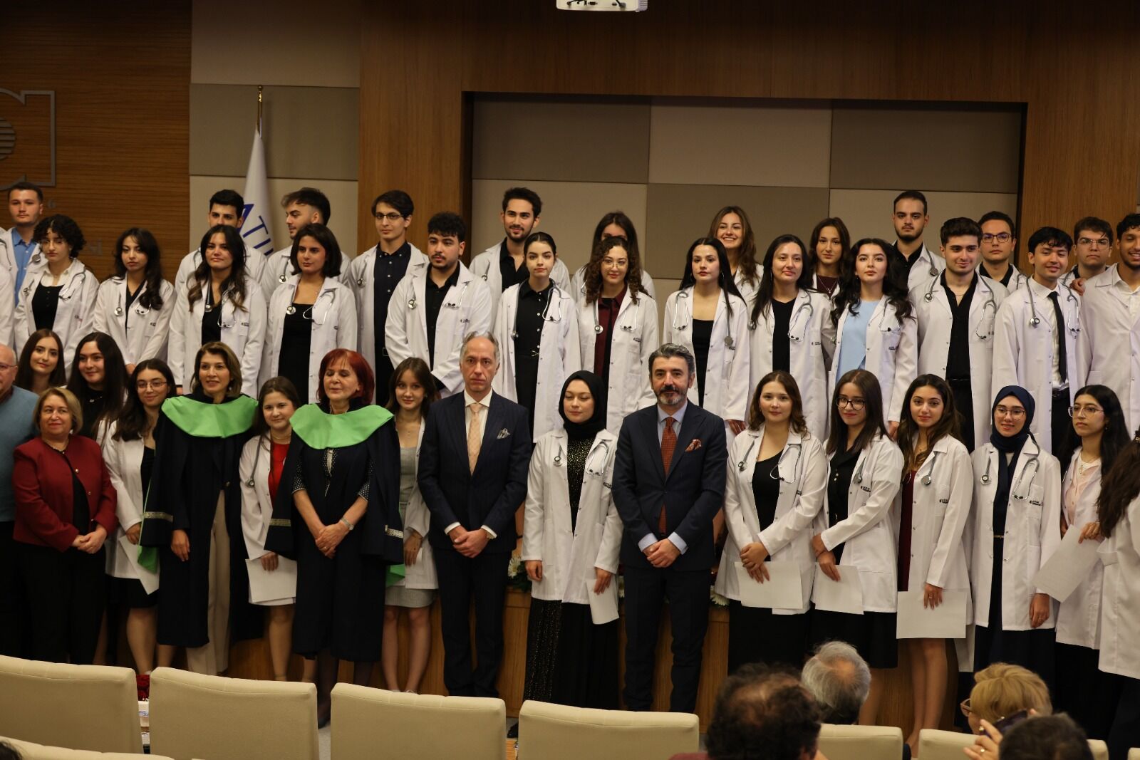Atılım Üniversitesinde 'Beyaz Önlük Giyme Töreni' gerçekleştirildi