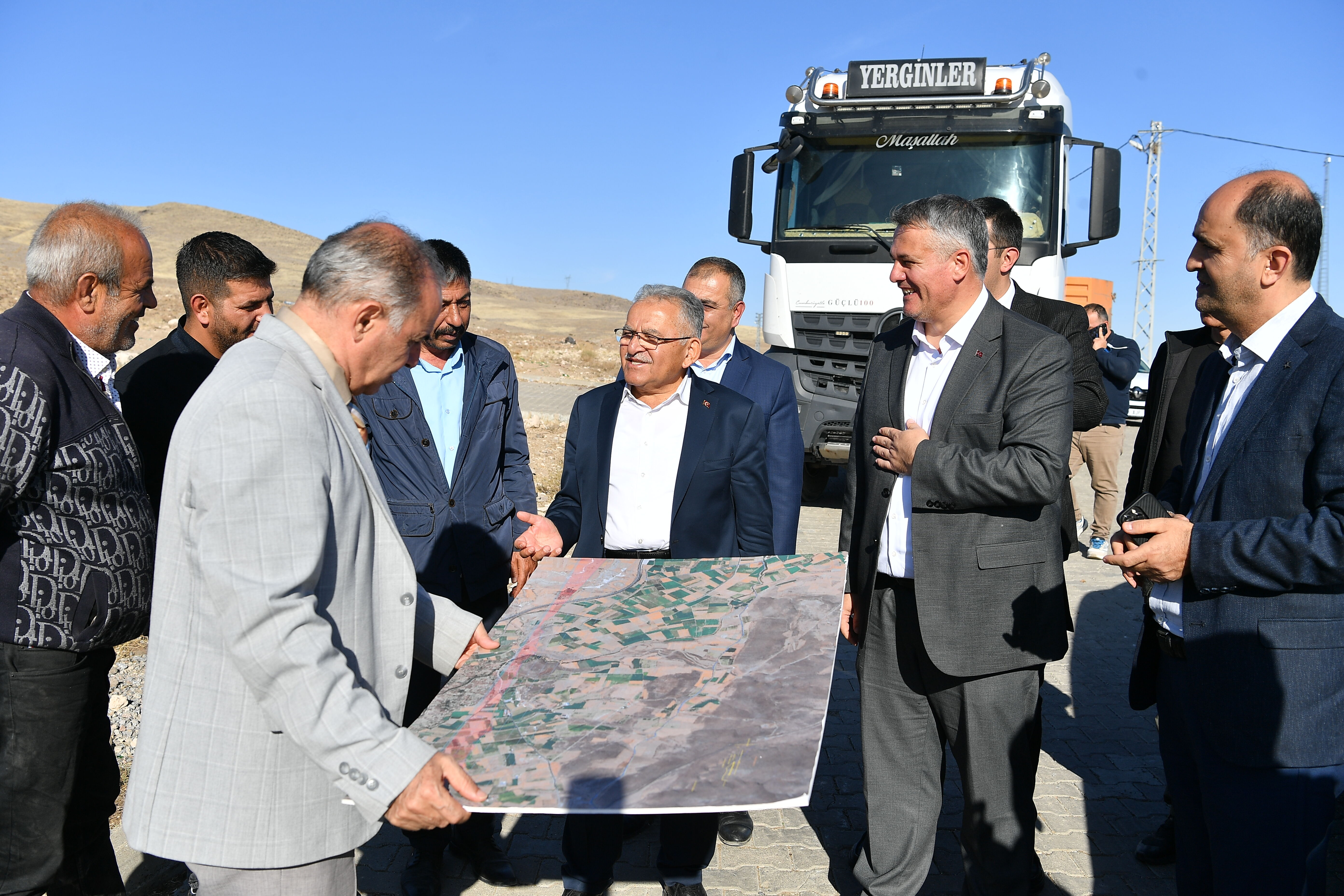 Başkan Büyükkılıç, yol yapım çalışmalarını inceledi