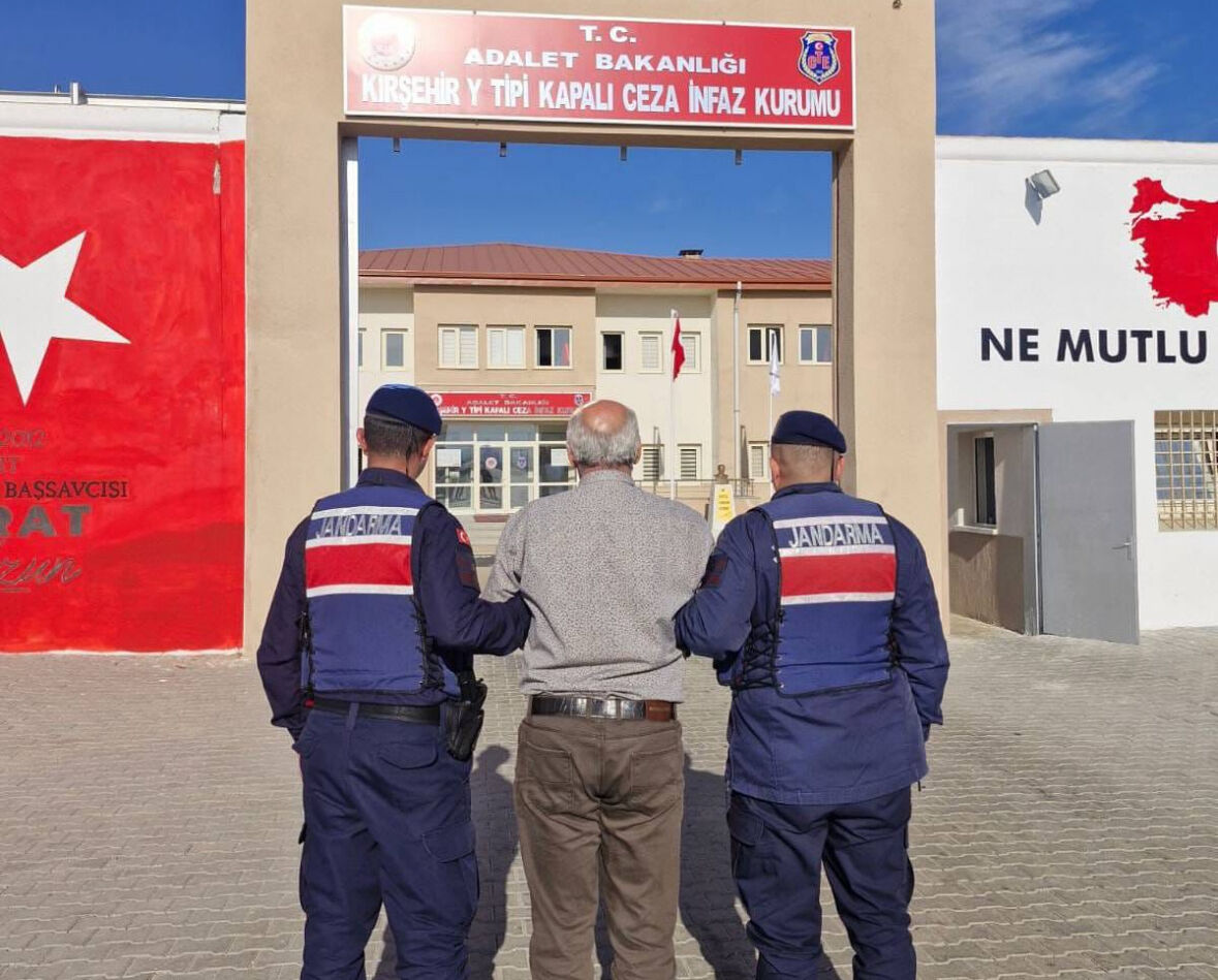 Kırşehir'de jandarma, 3 firari hükümlüyü yakaladı