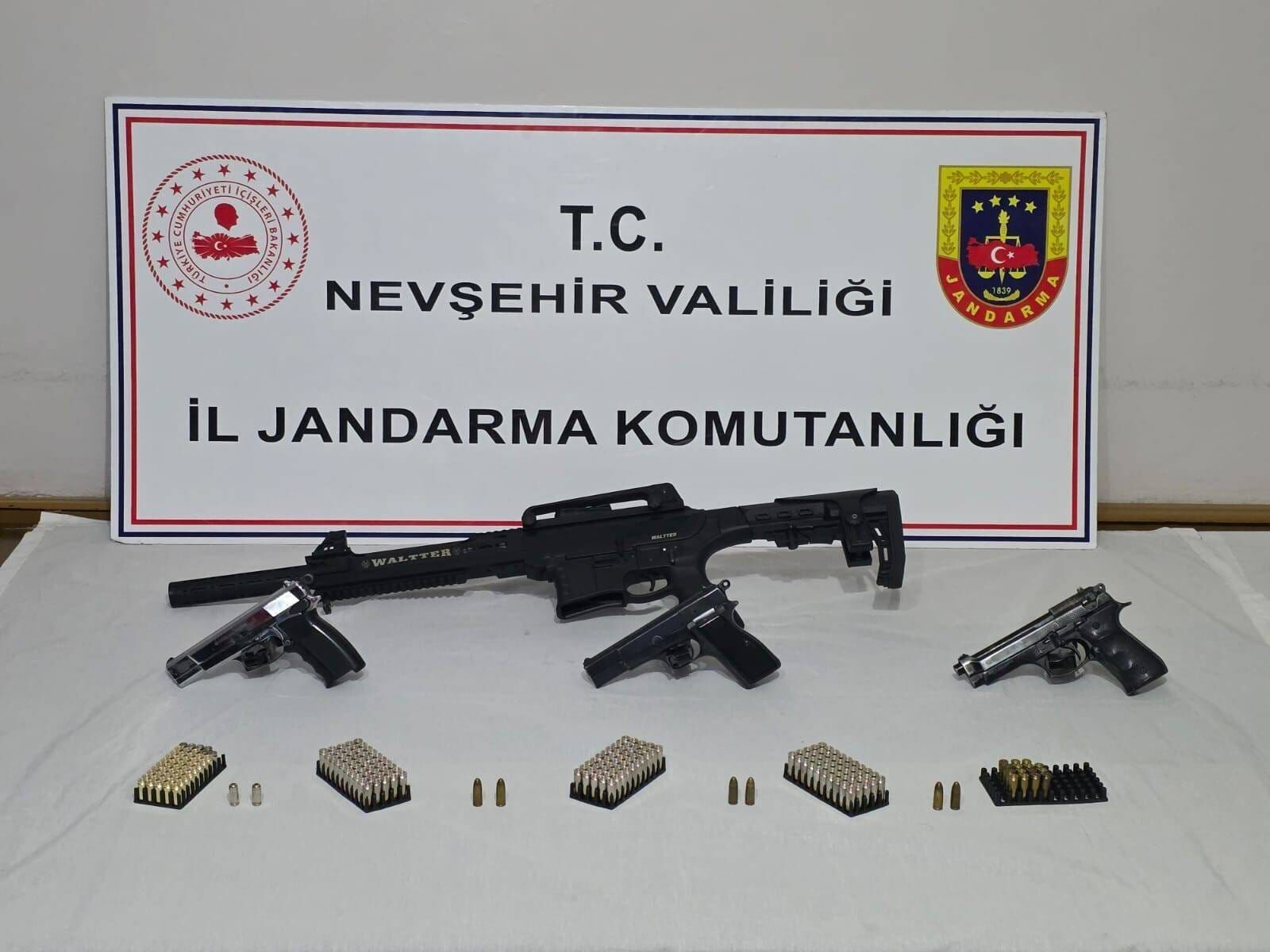 Nevşehir'de ruhsatsız silah operasyonunda 2 zanlı yakalandı