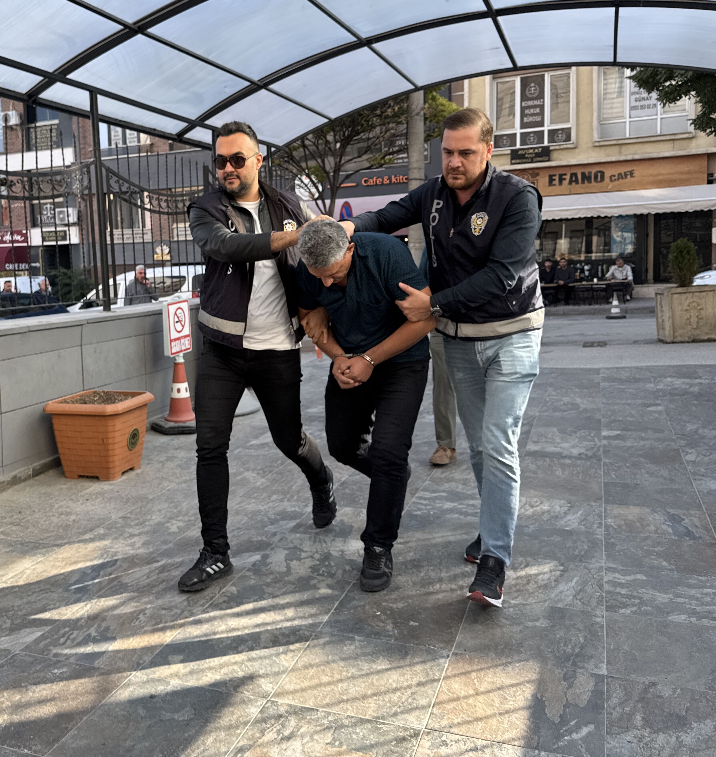 Eskişehir'de 5 yaşındaki çocuğunu darbeden baba adliyede