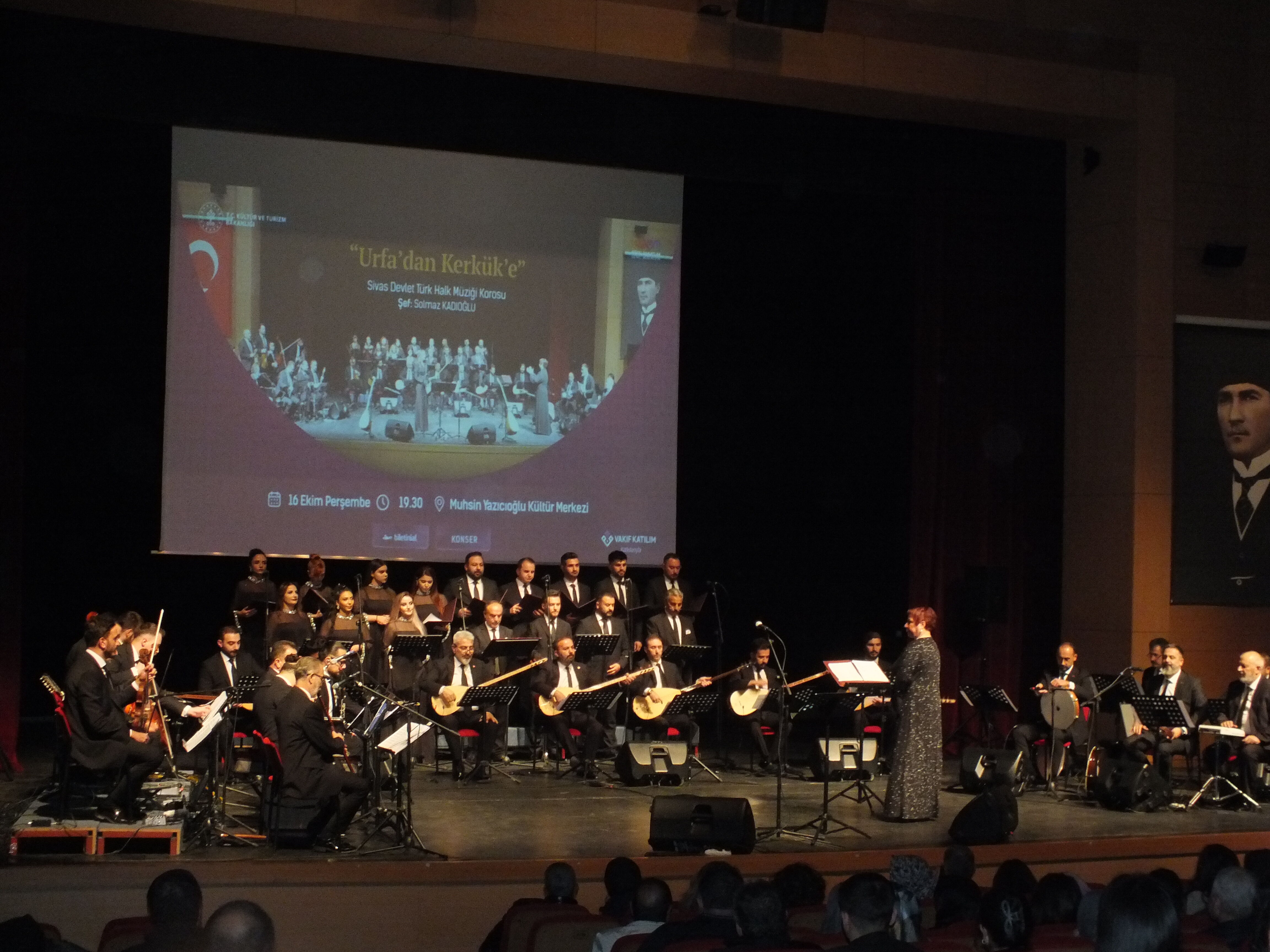 Sivas'ta Devlet THM korosu ses sanatçıları konser verdi
