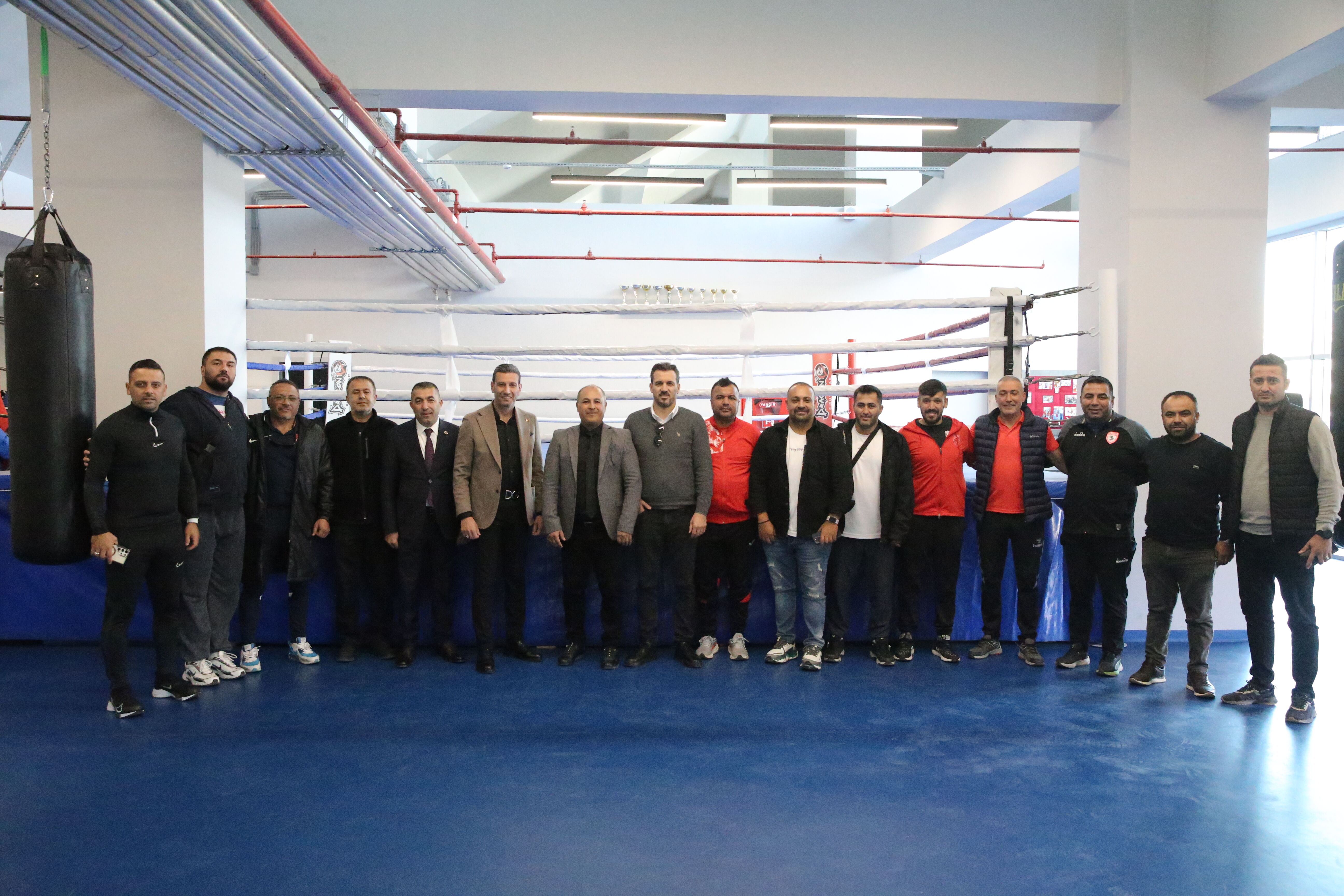 Boks Federasyonu Başkanı Hekimoğlu'ndan Niğde'ye ziyaret
