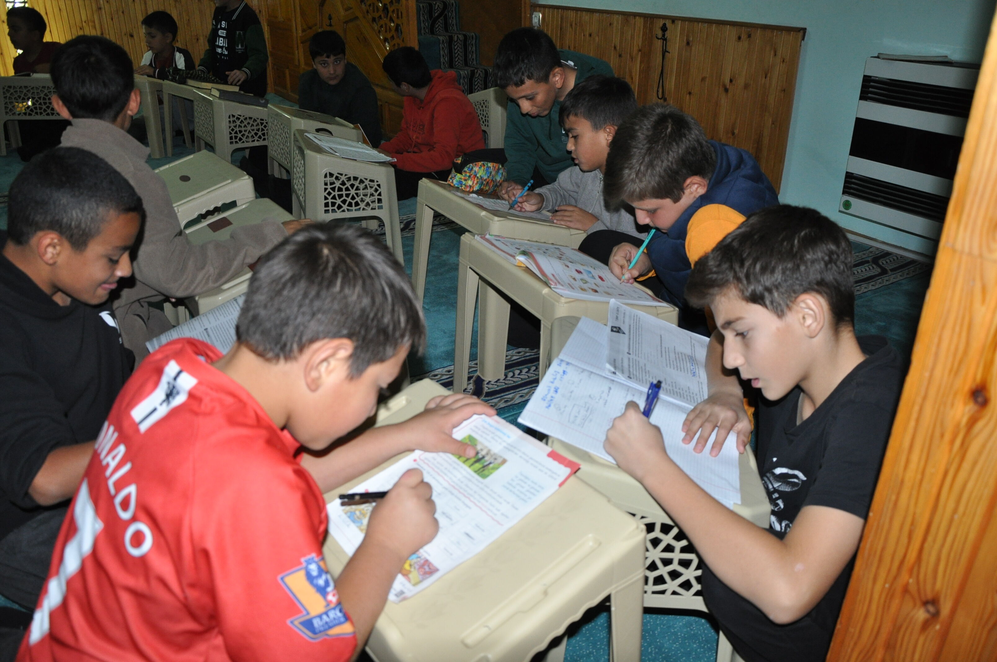 Gemerek'te camide çocuklar için etkinlikler düzenleniyor