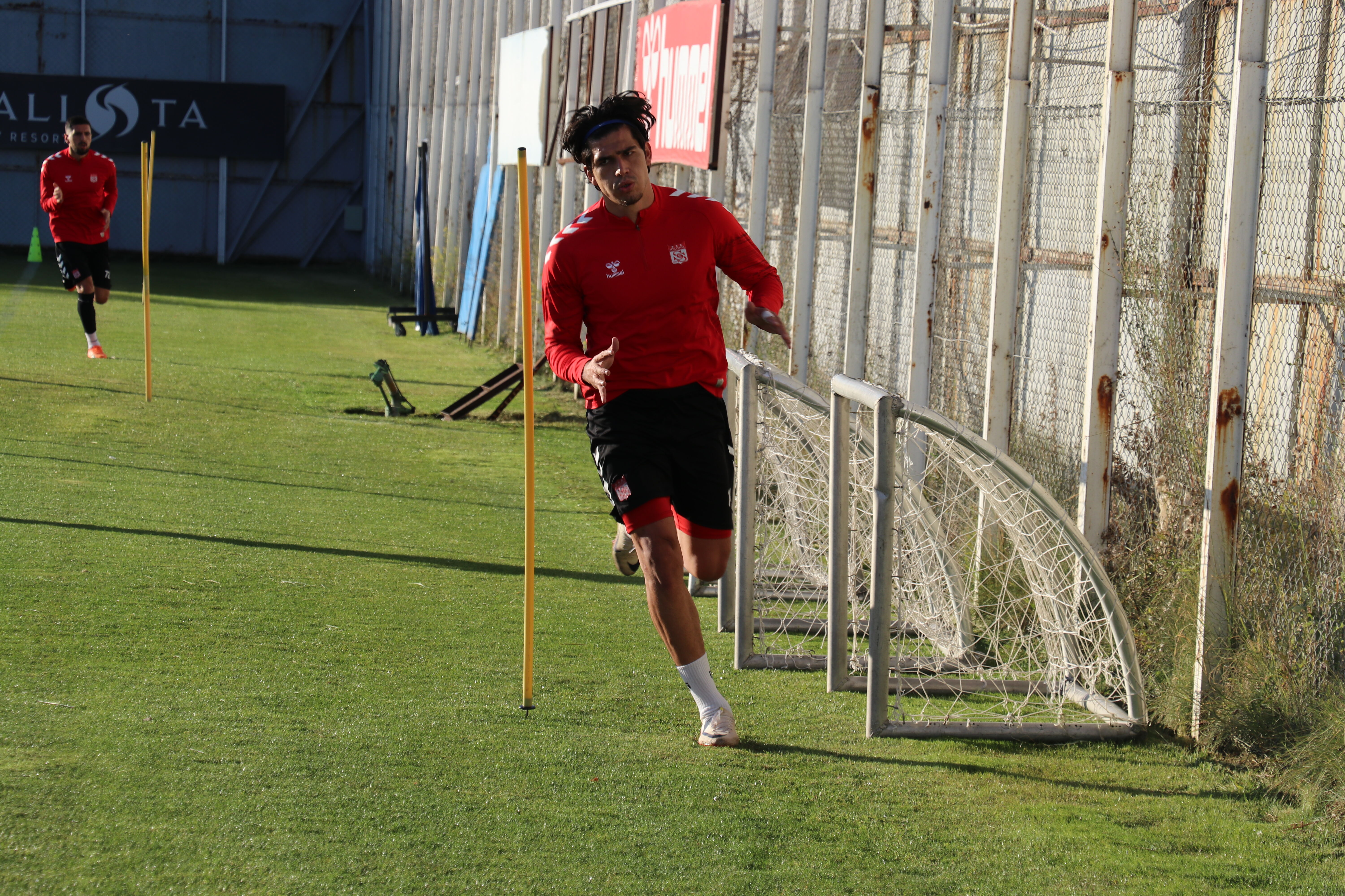 Sivasspor'un öncelikli hedefi play-off'a kalmak