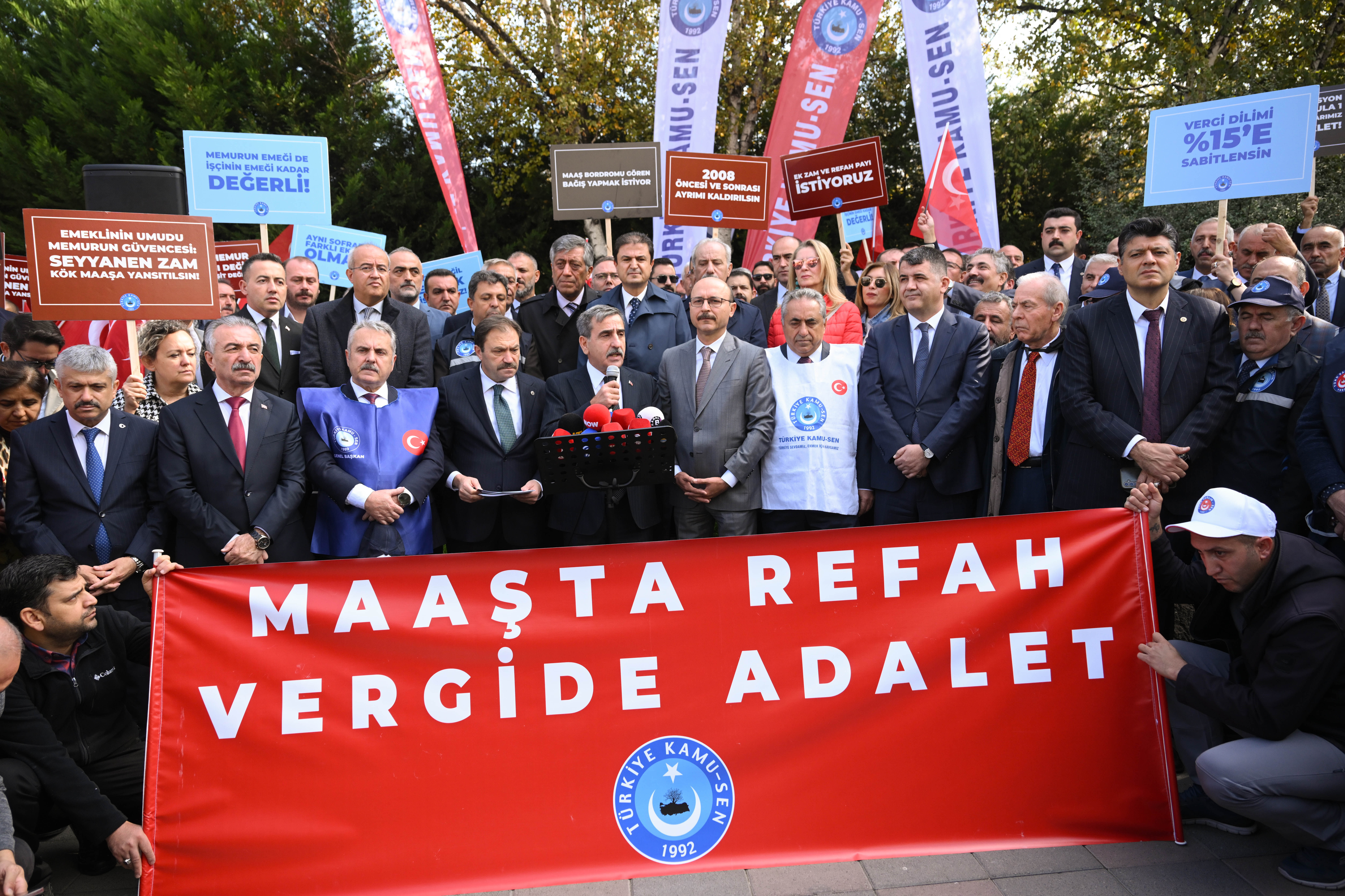 Türkiye Kamu-Sen'den memur ve emeklilere 'ek zam' talebi