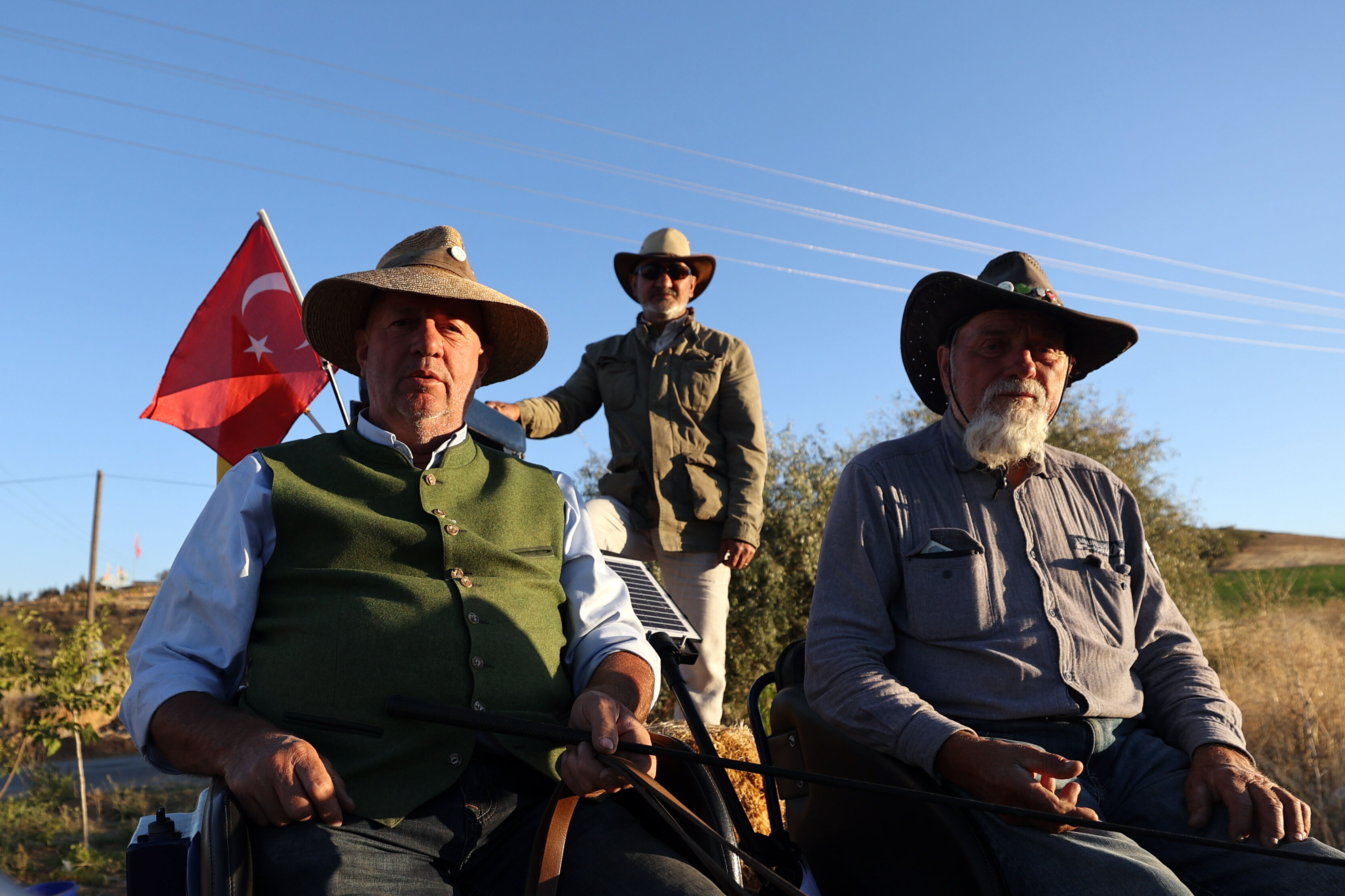 Almanya'dan Kudüs'e faytonla giden aktivistler Gazze'deki ateşkesten mutlu