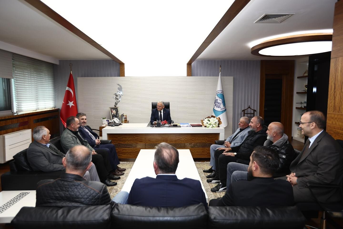 Başkan Büyükkılıç, Hal İşletmeleri Başkanı Taşpınar ve yönetim kurulu üyelerini ağırladı