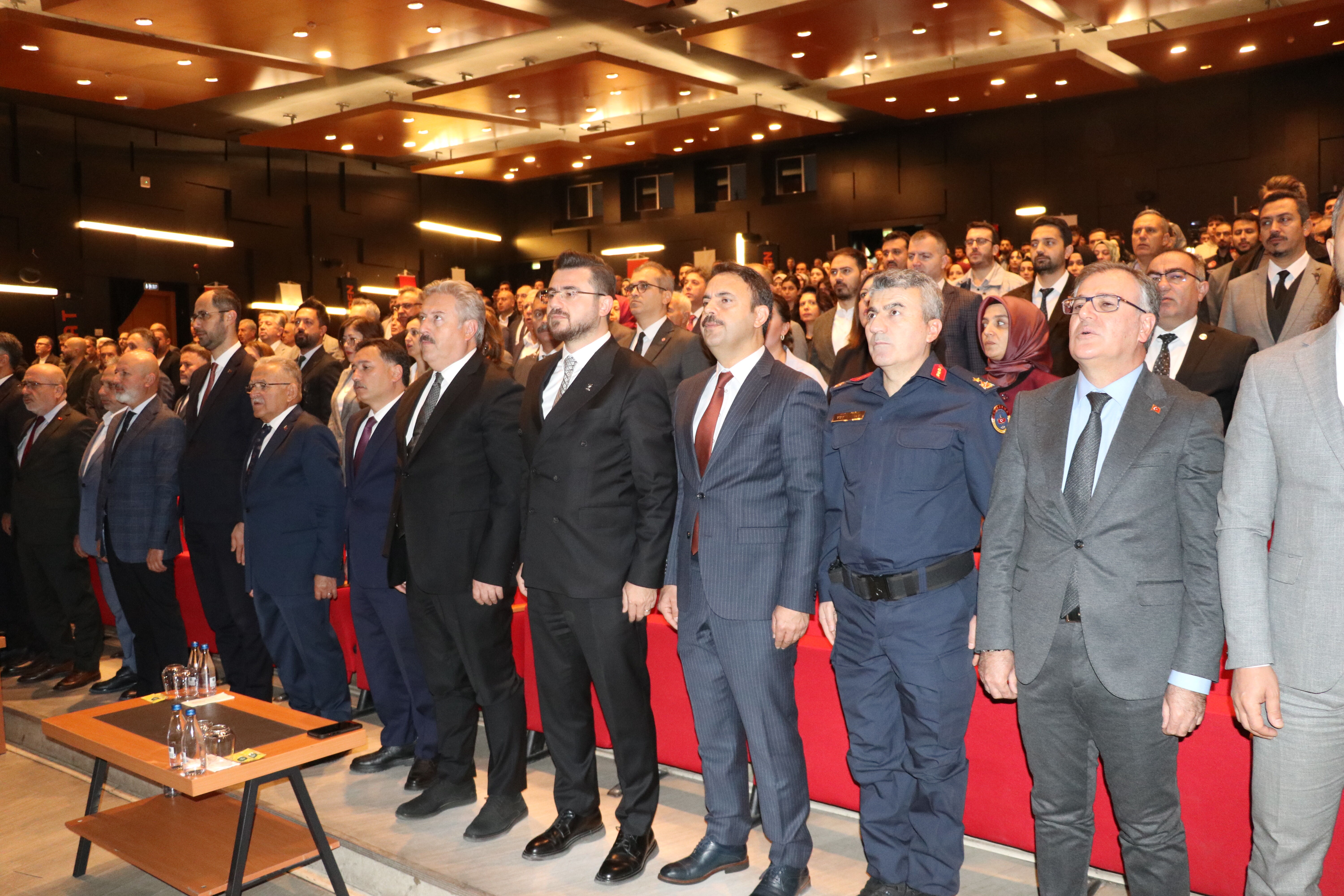 Kayseri'de 'Her Yönüyle Kentsel Dönüşüm Zirvesi' yapıldı