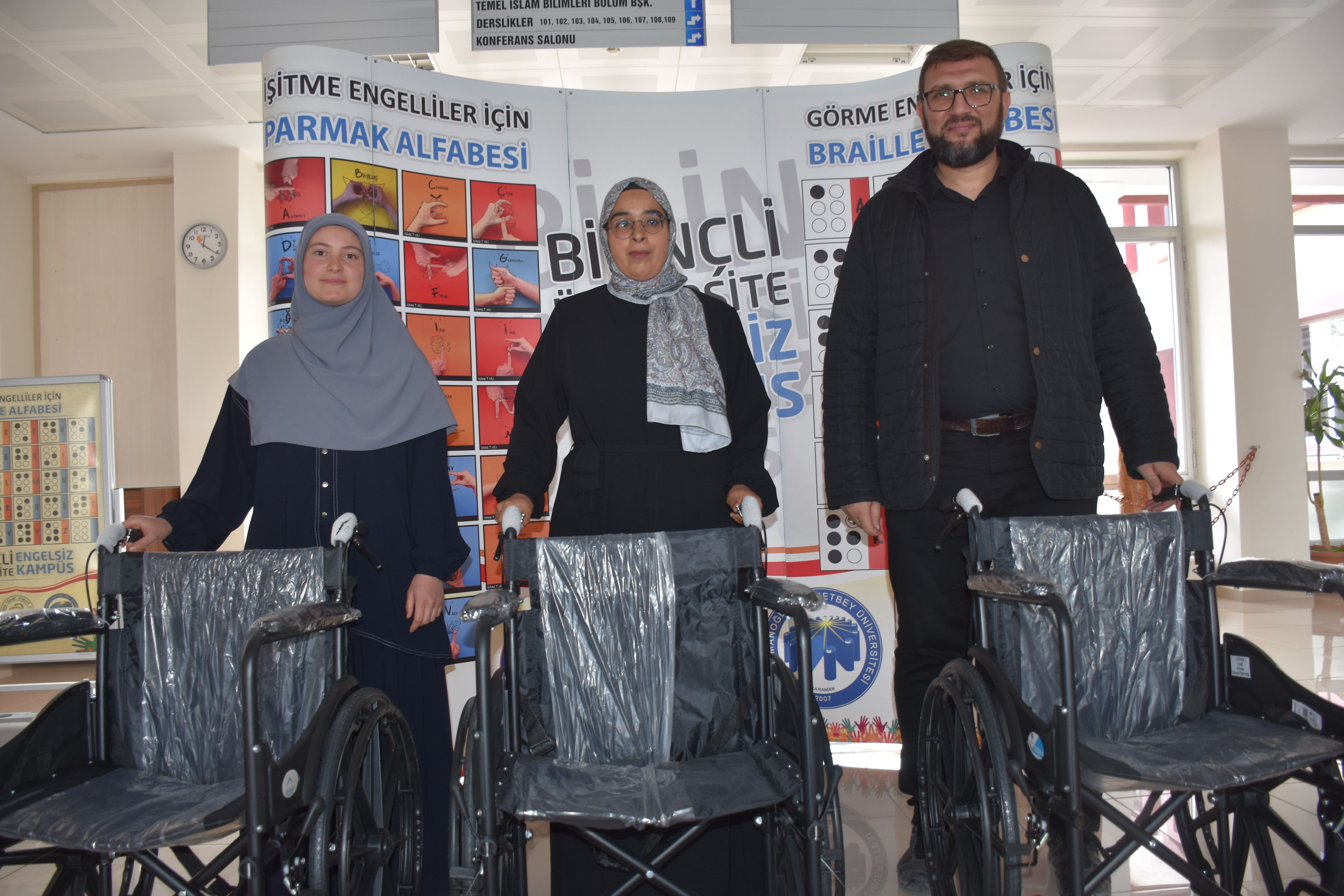 Üniversiteliler 'Engelsiz İbadet Uygulamaları' projesiyle 18 tekerlekli sandalye aldı
