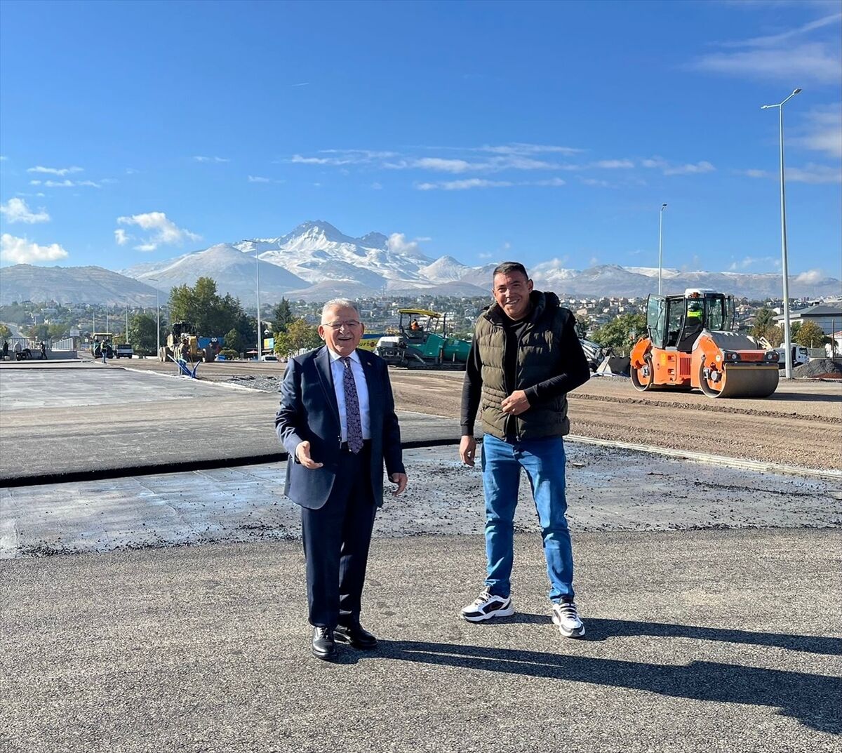 Başkan Büyükkılıç, Meteoroloji Katlı Kavşağı'ndaki çalışmaları inceledi