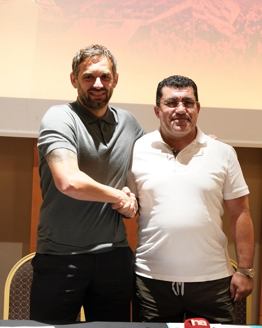 Zecorner Kayserispor'da anlaşmaya varılan Radomir Djalovic için imza töreni düzenlendi