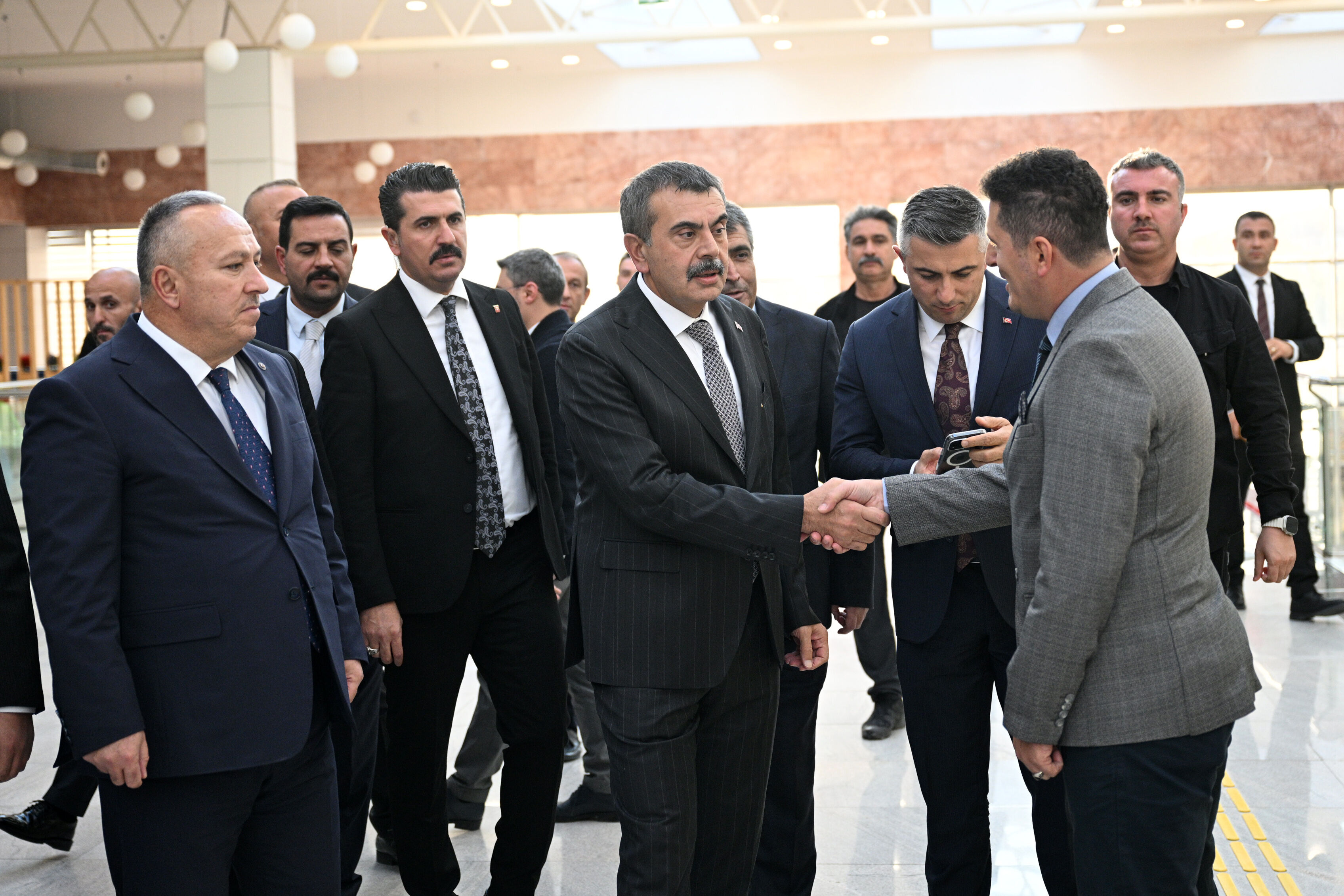 Milli Eğitim Bakanı Tekin, Nevşehir'de 'Kim Var' sanat etkinliğine katıldı: