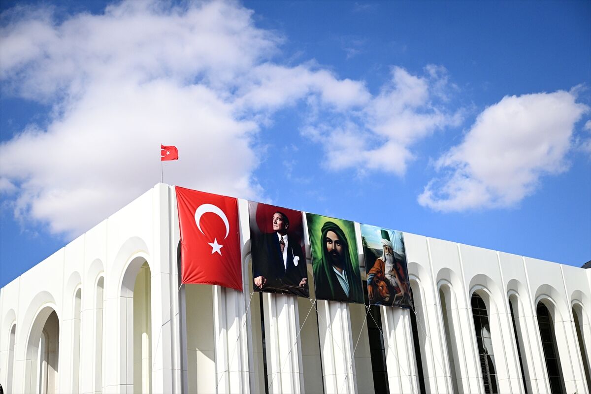 Bakan Tekin, Hacıbektaş Horasan Erenleri Dergahı Cemevi Külliyesi'nin açılışında konuştu: