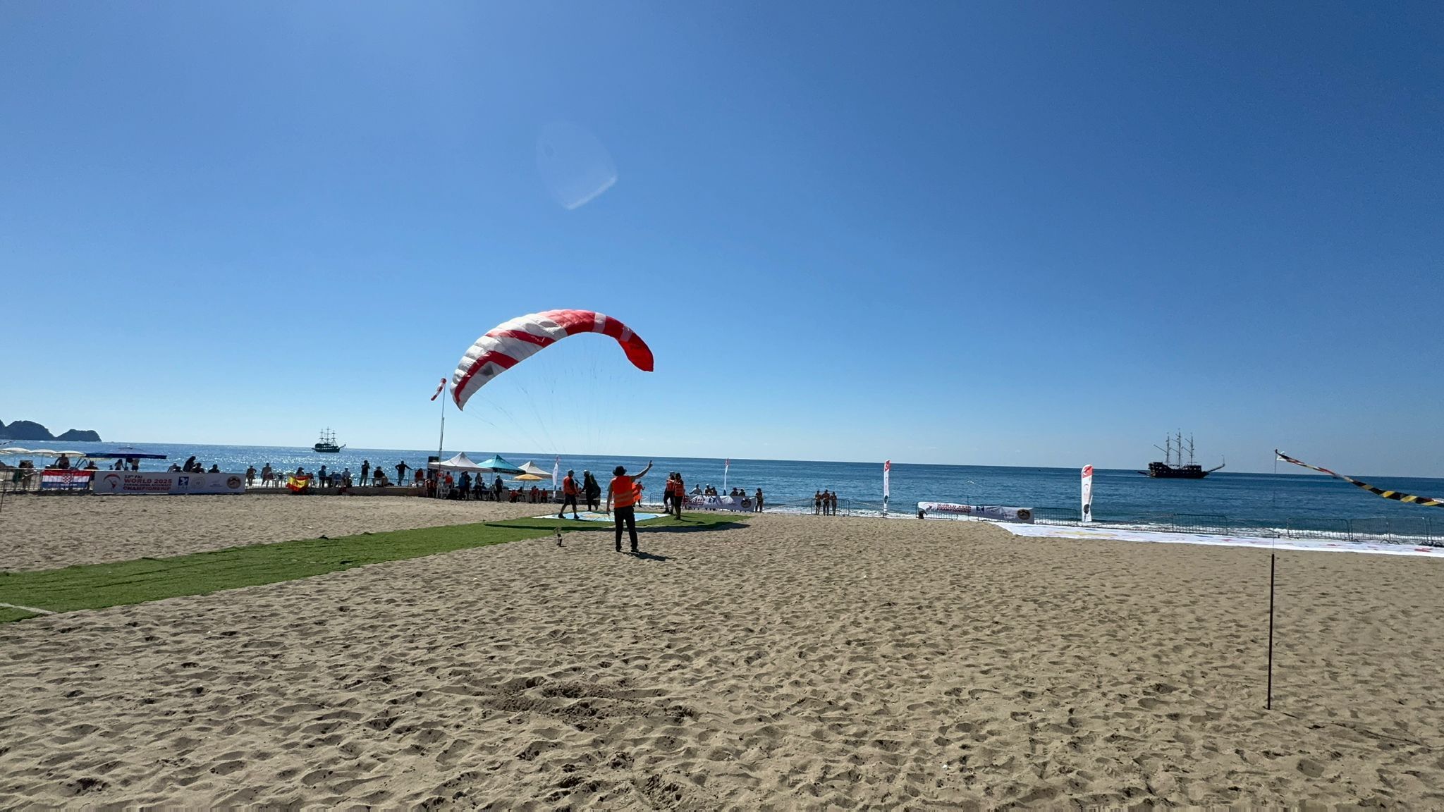 Dünya Yamaç Paraşütü Hedef Şampiyonası, Antalya'da sürüyor